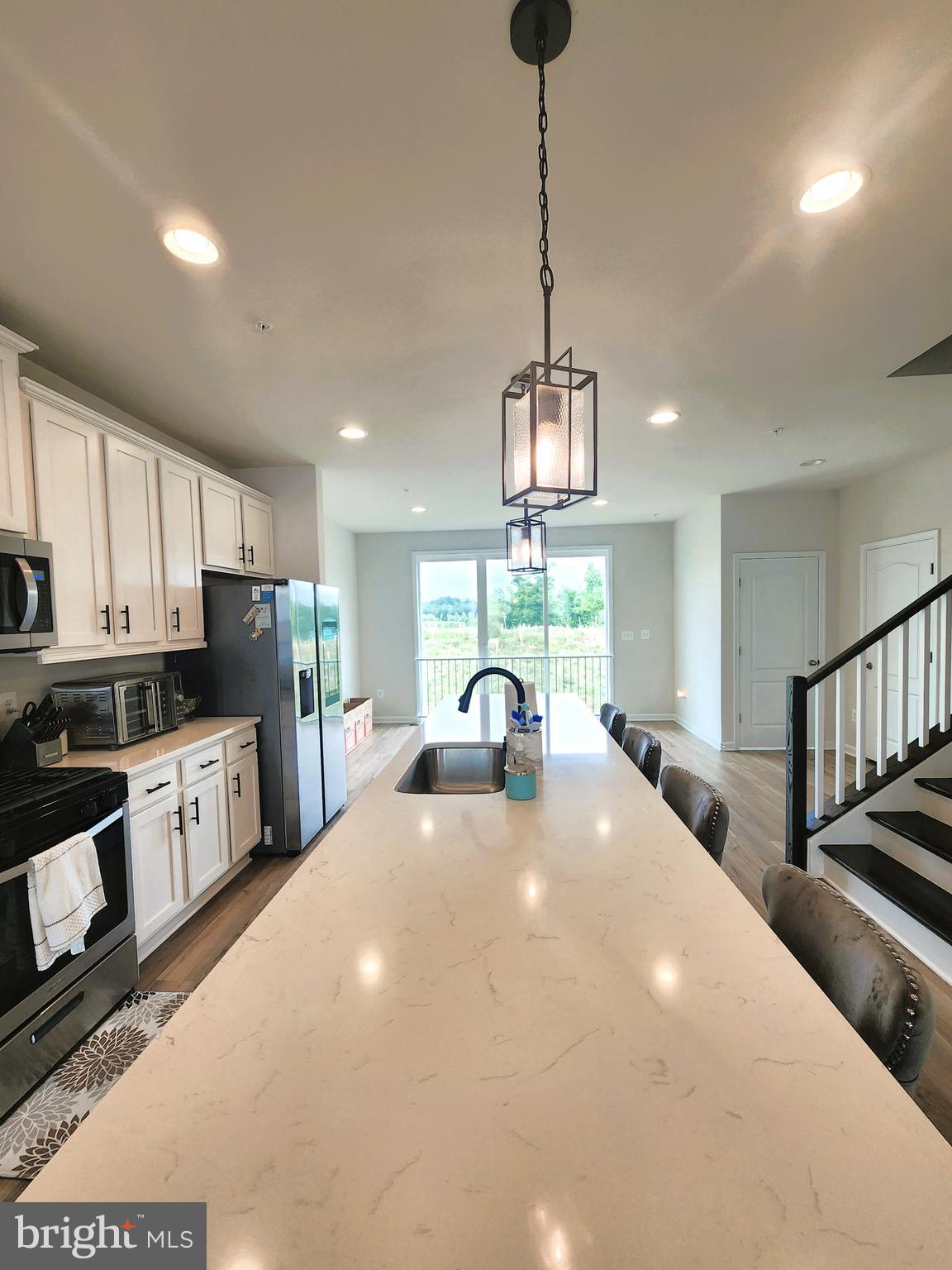 Real estate listing preview #6