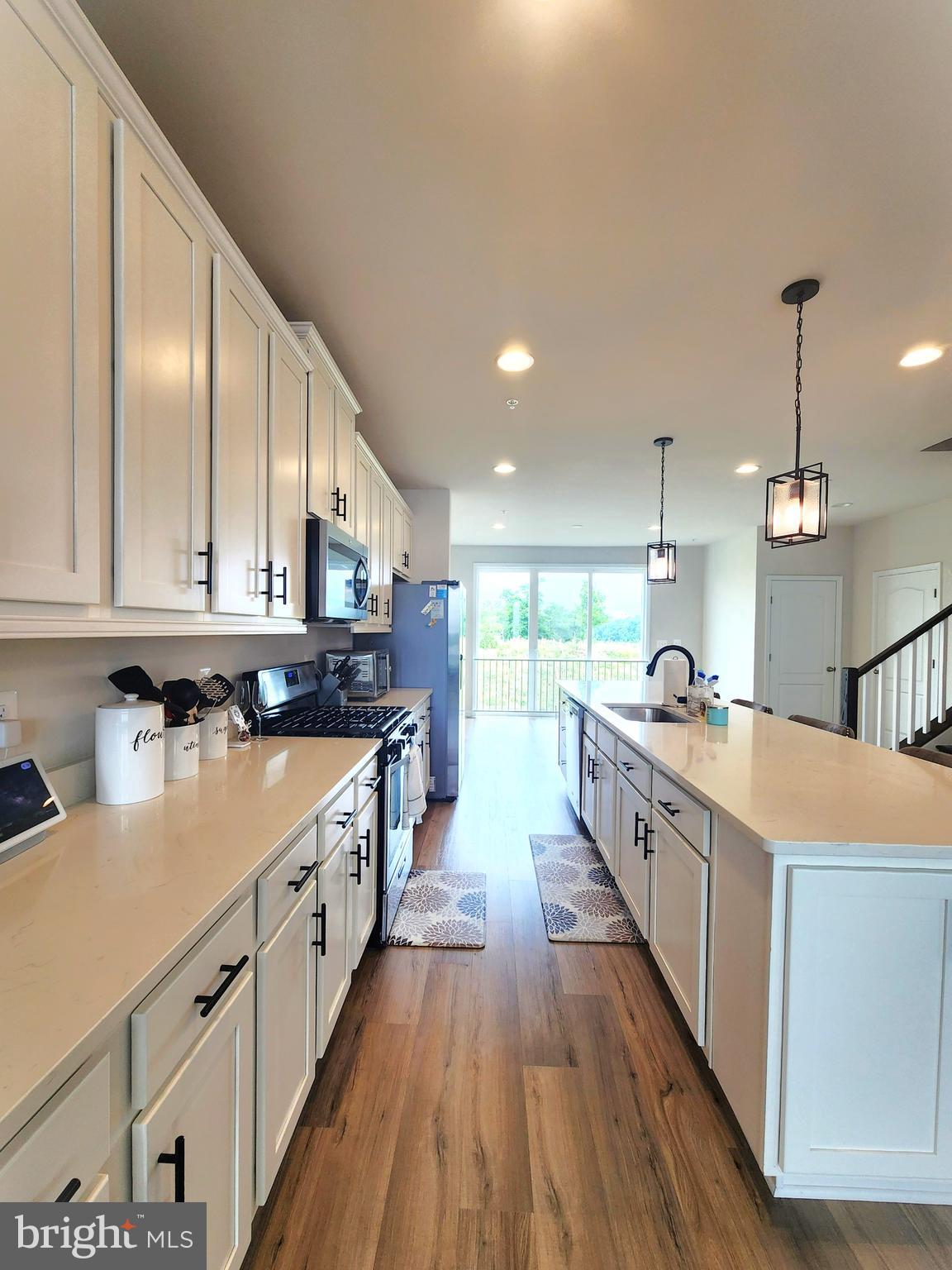 Real estate listing preview #8