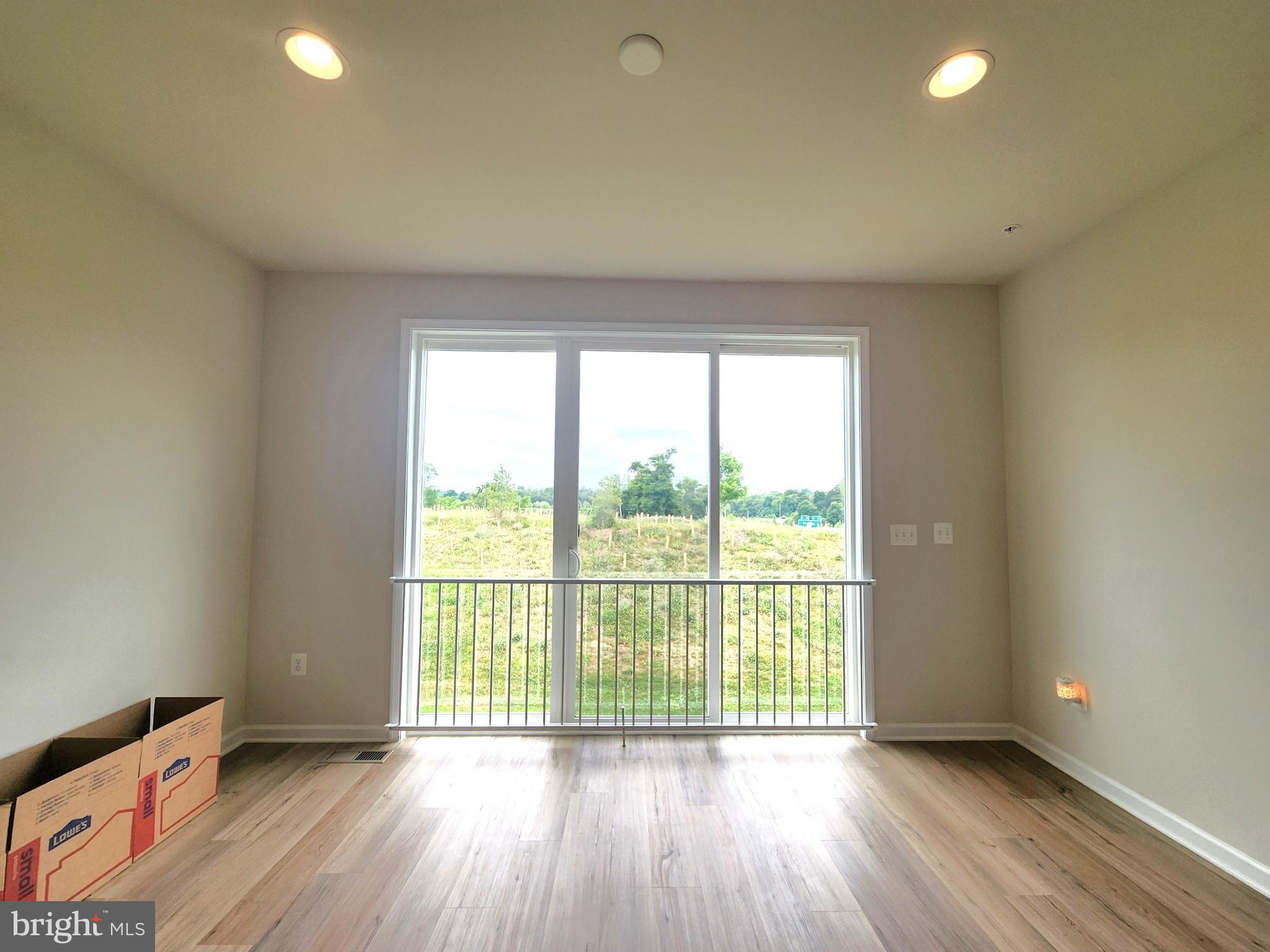 Real estate listing preview #10