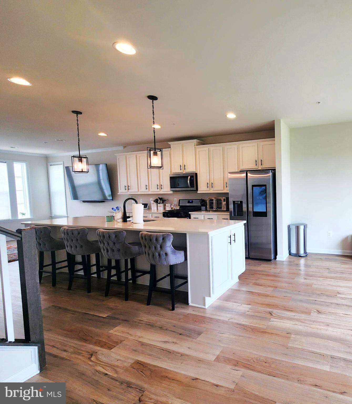 Real estate listing preview #9