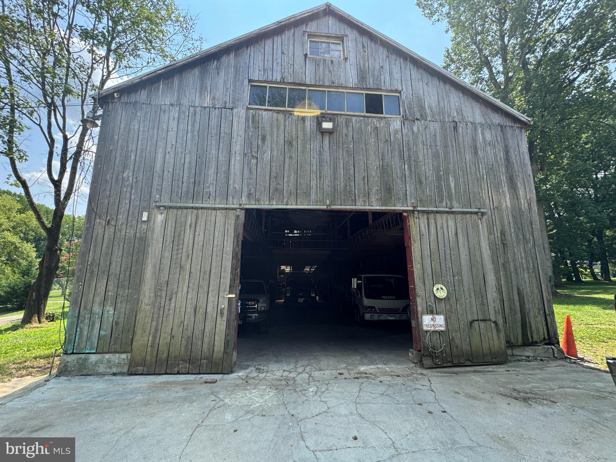 Real estate listing preview #1