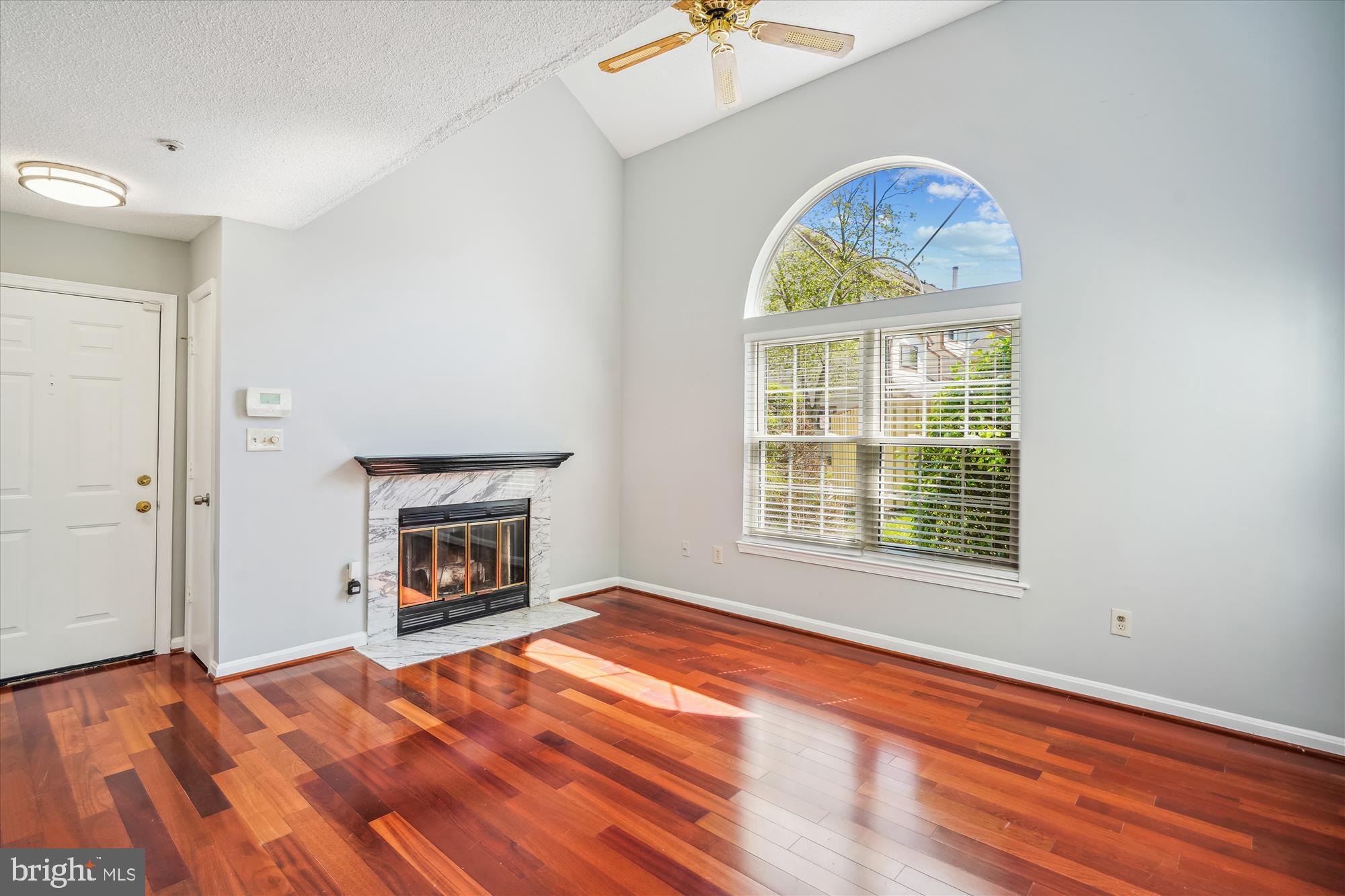 Real estate listing preview #2