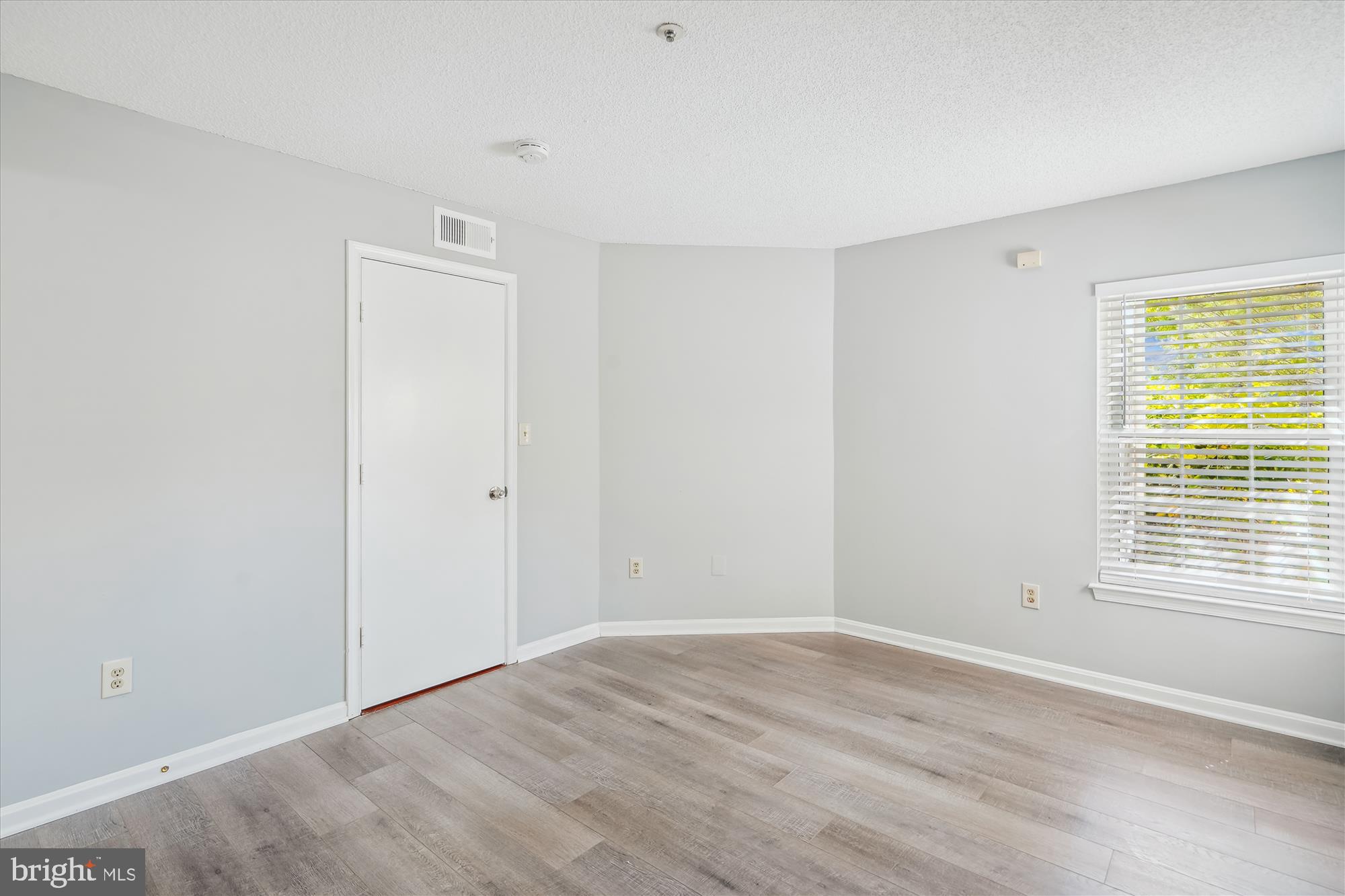 Real estate listing preview #20