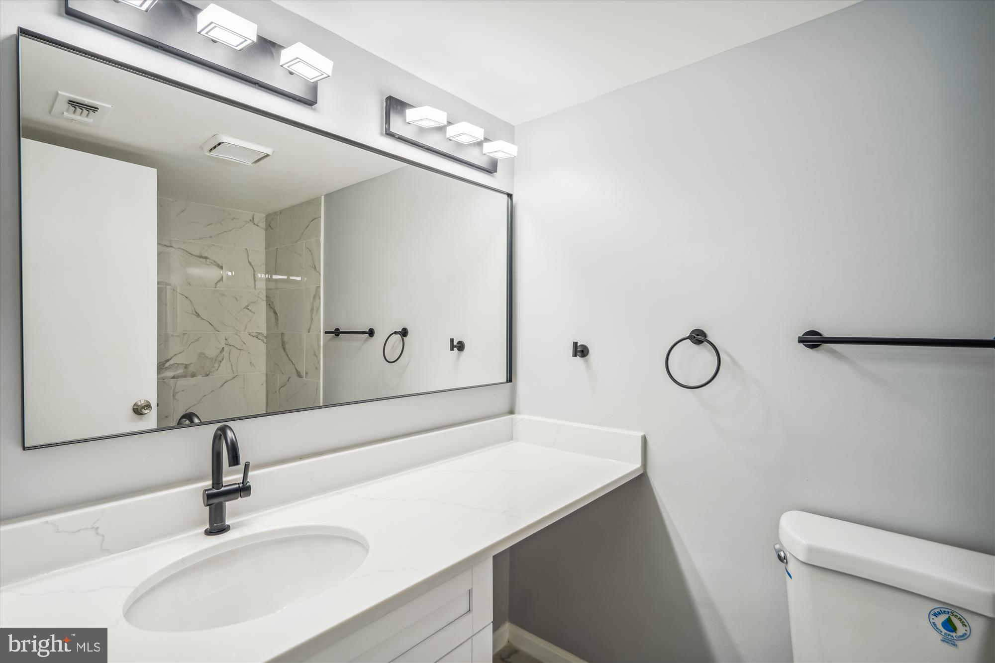 Real estate listing preview #24