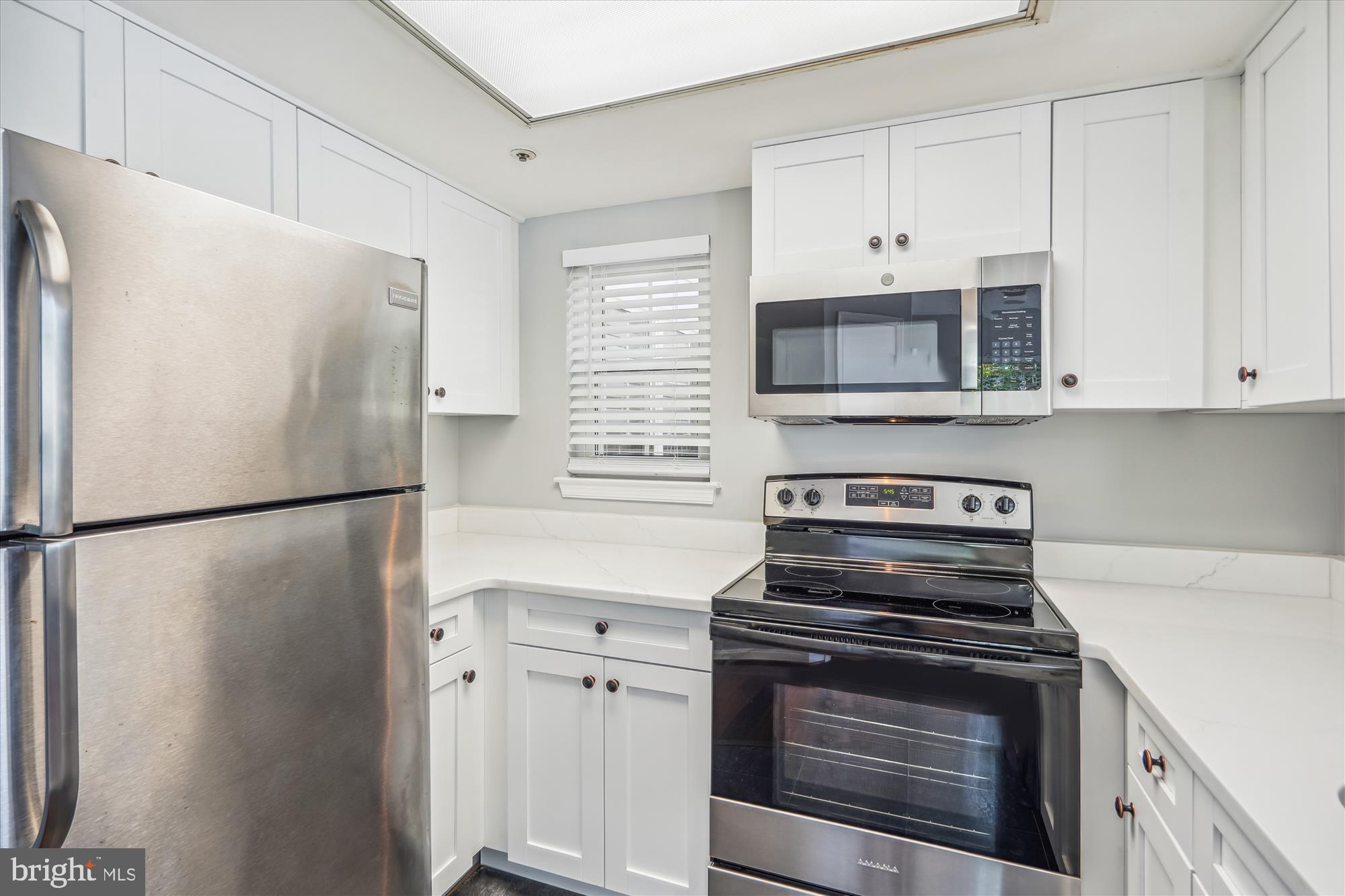 Real estate listing preview #9