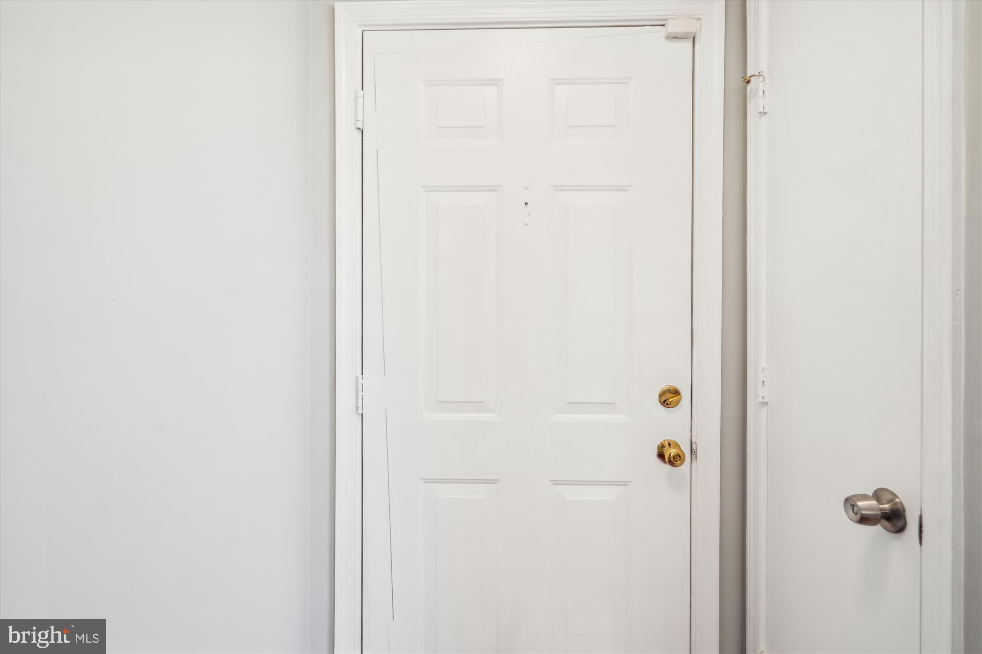 Real estate listing preview #6