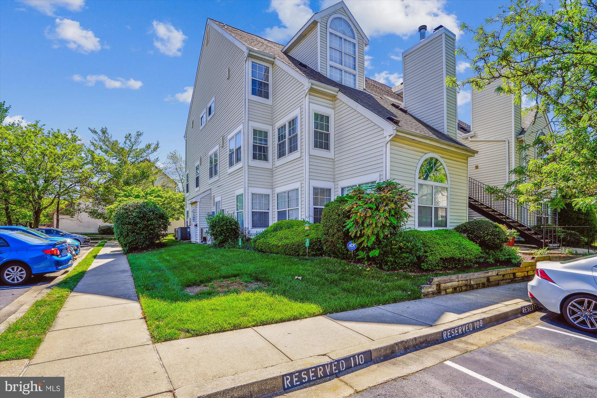 Real estate listing preview #1