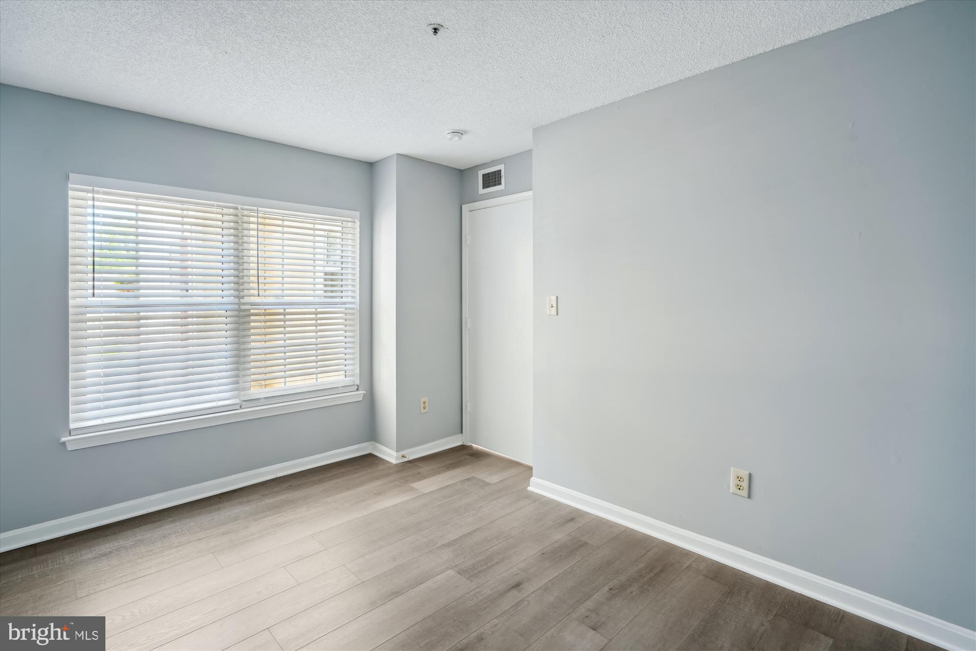 Real estate listing preview #23