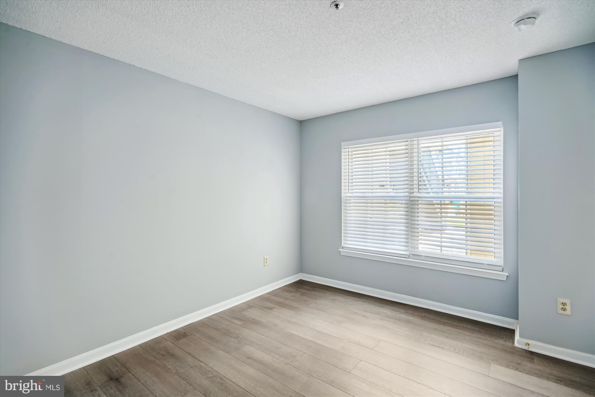 Real estate listing preview #26