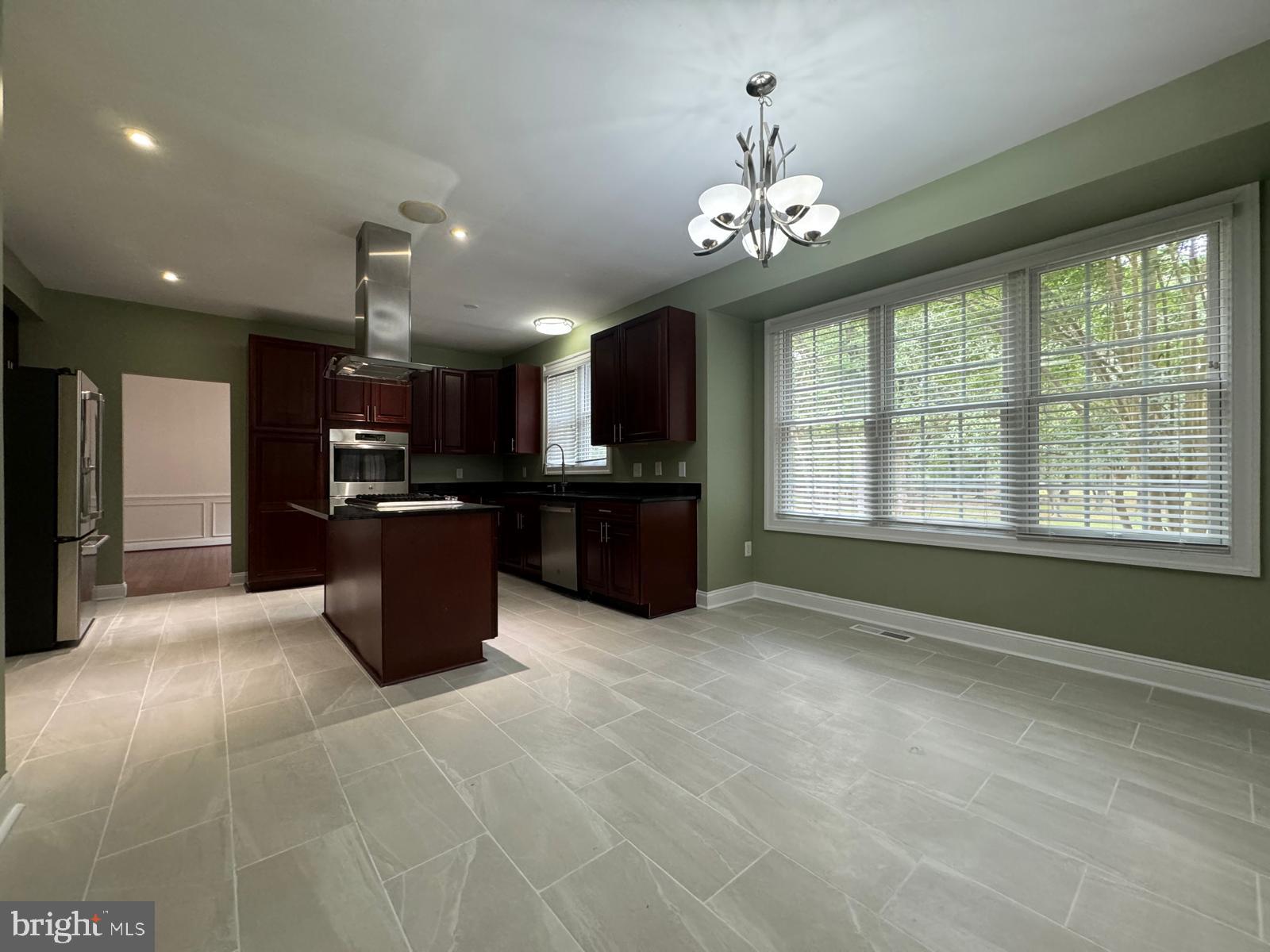 Real estate listing preview #4