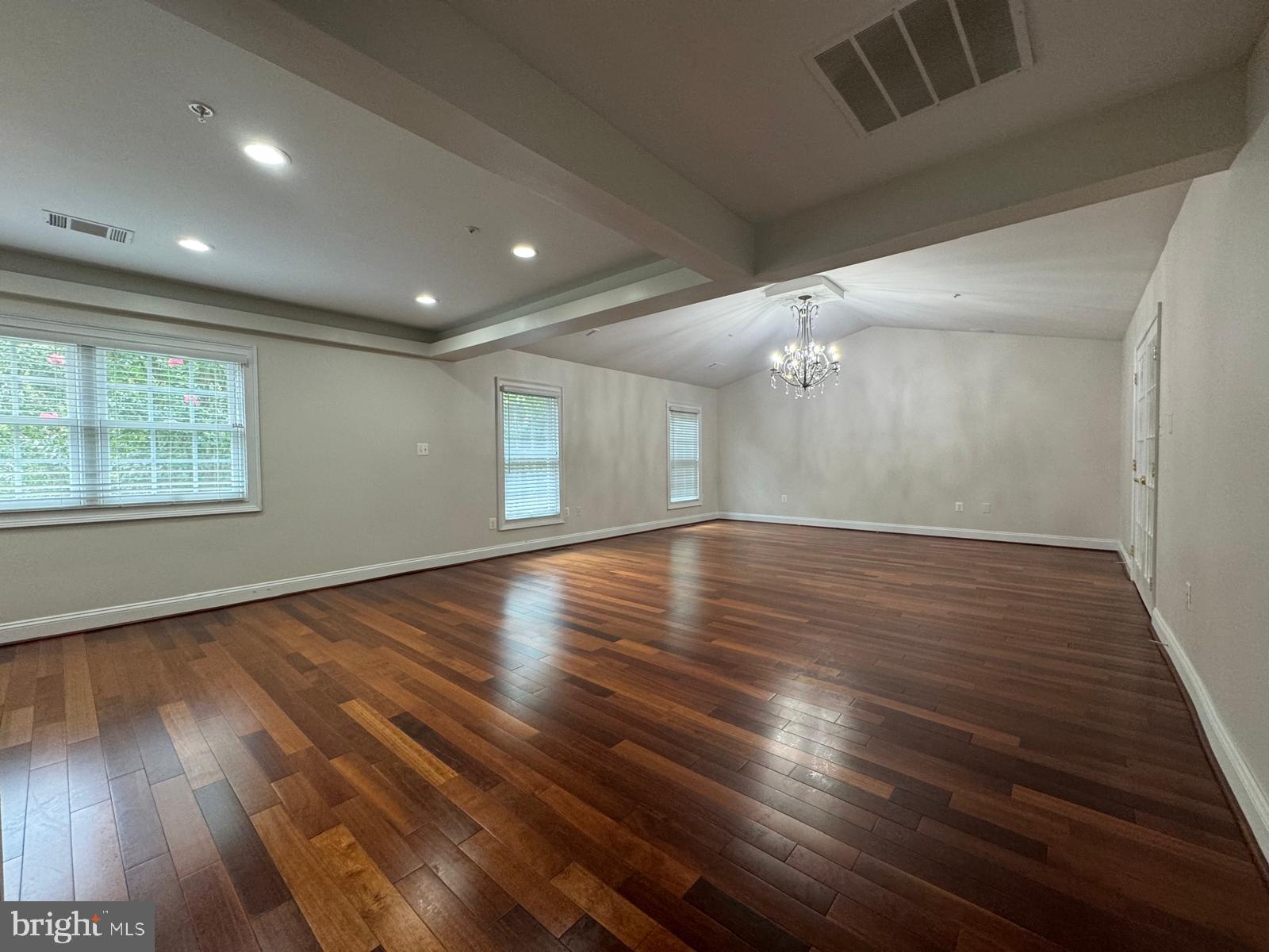 Real estate listing preview #10