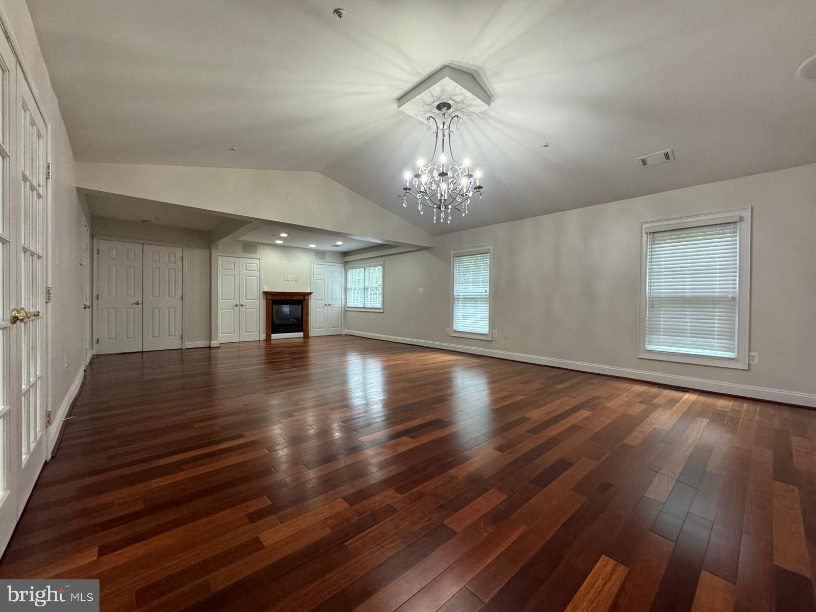 Real estate listing preview #11