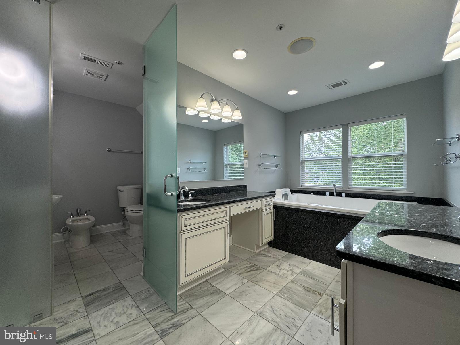 Real estate listing preview #14