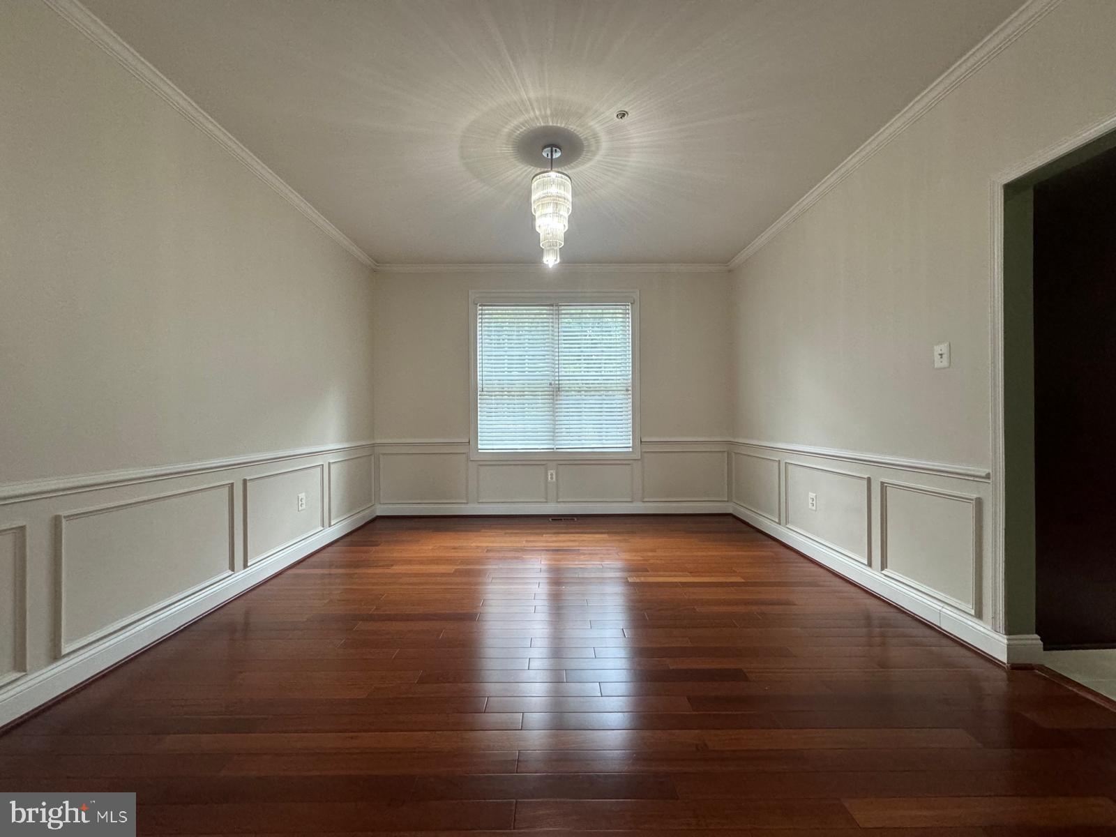 Real estate listing preview #3