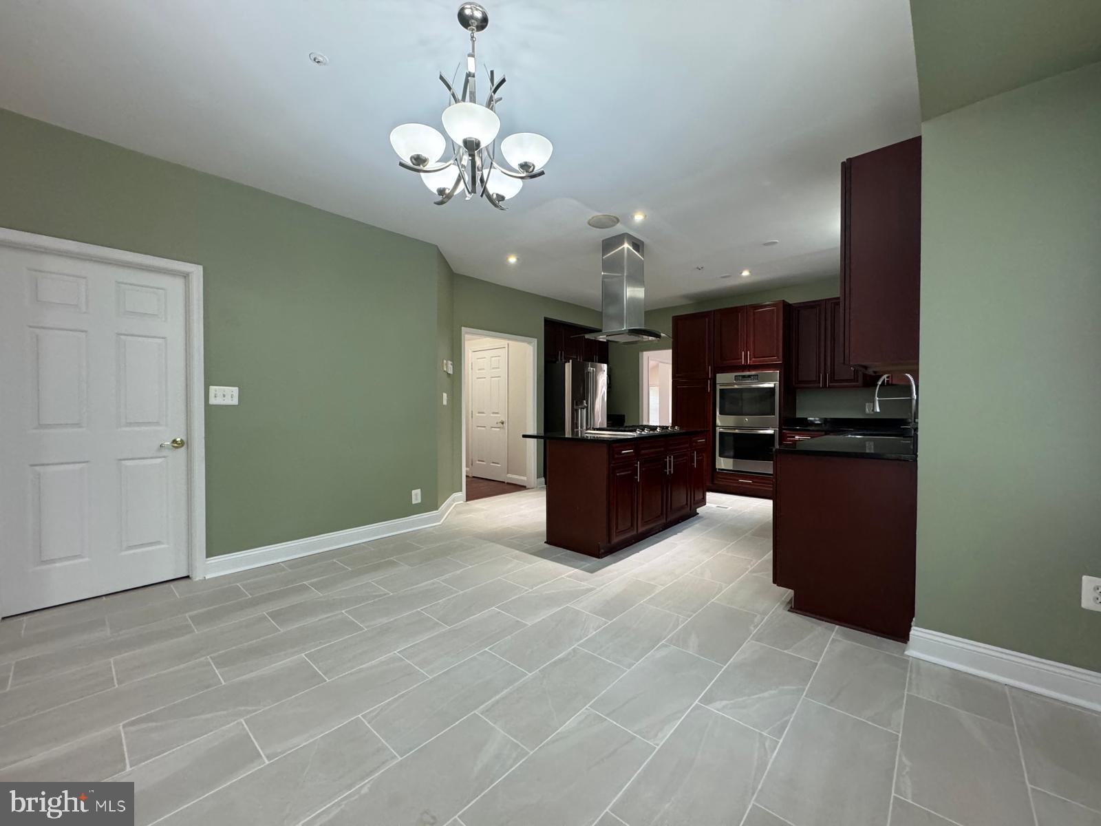 Real estate listing preview #6