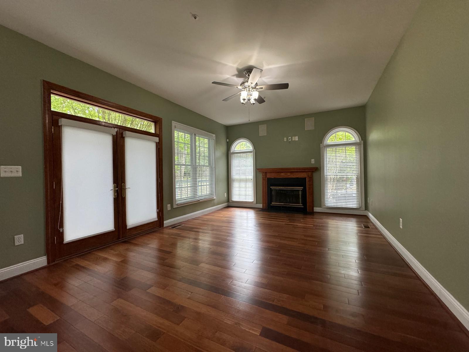 Real estate listing preview #8