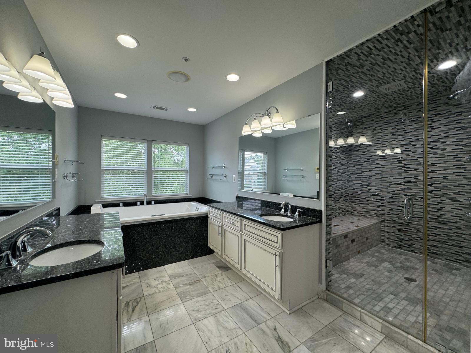 Real estate listing preview #13