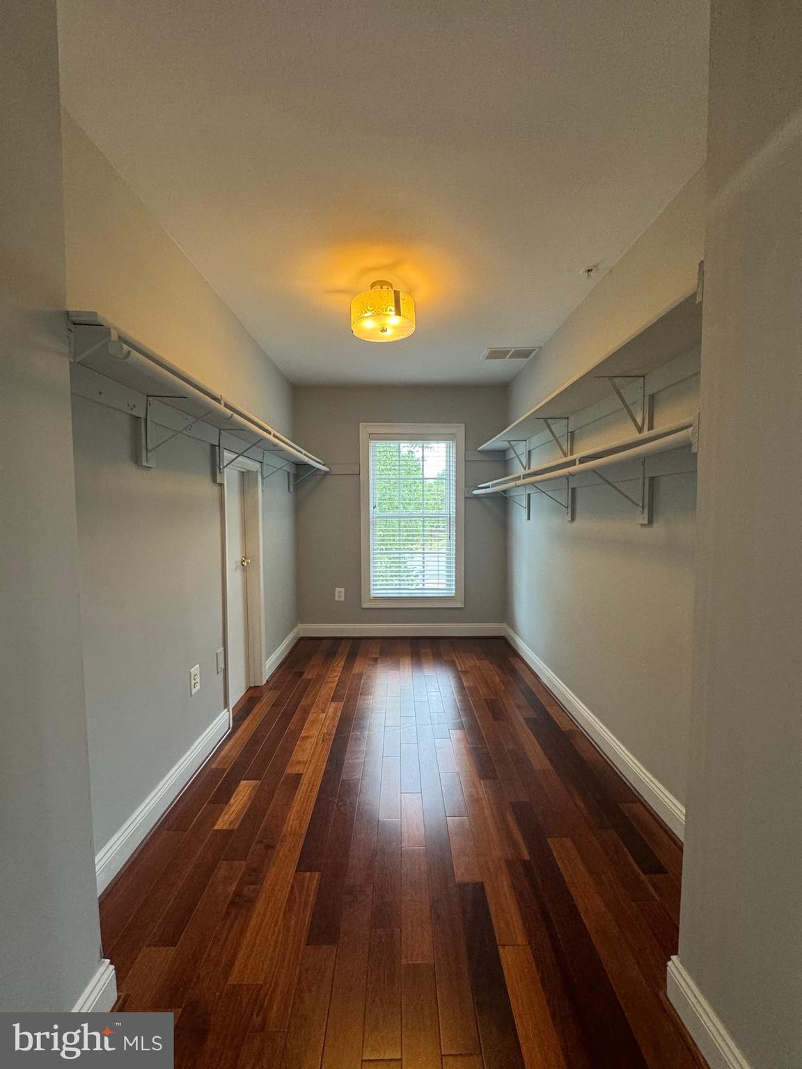 Real estate listing preview #16