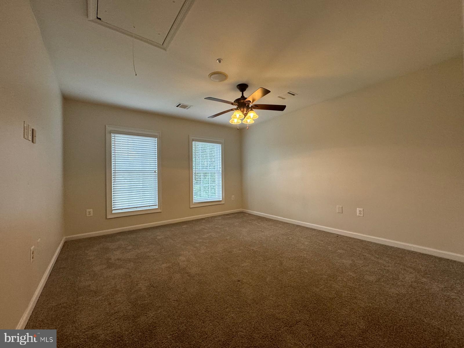 Real estate listing preview #18