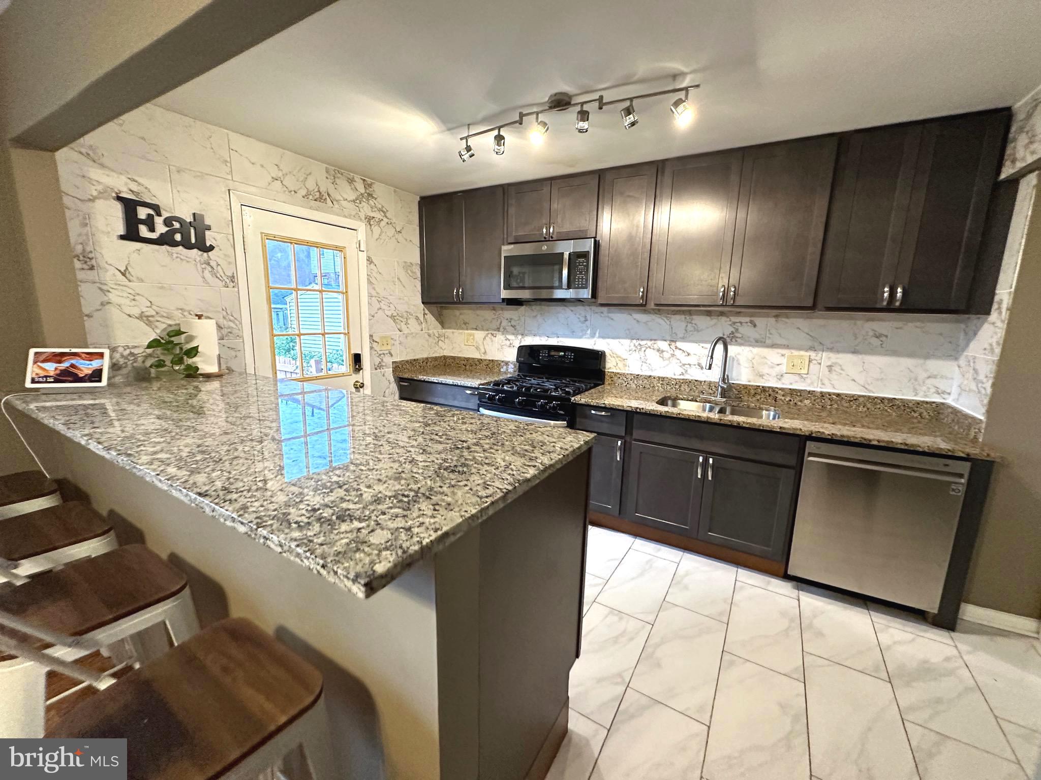 Real estate listing preview #5