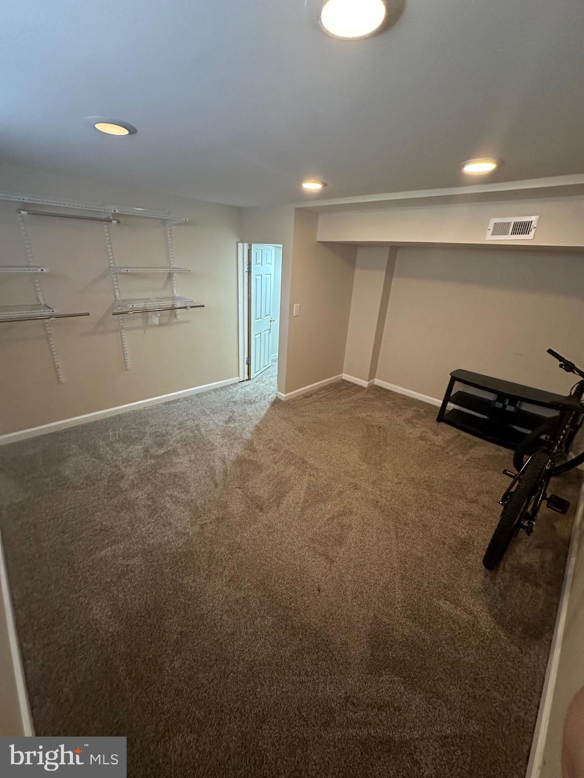 Real estate listing preview #14