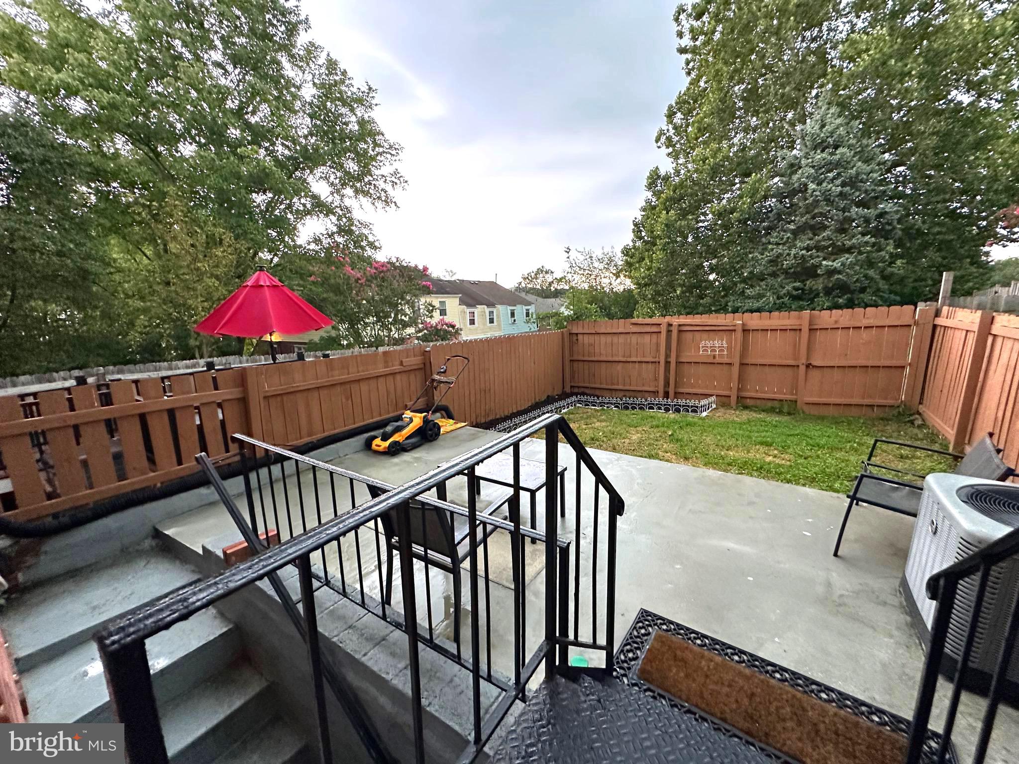 Real estate listing preview #16