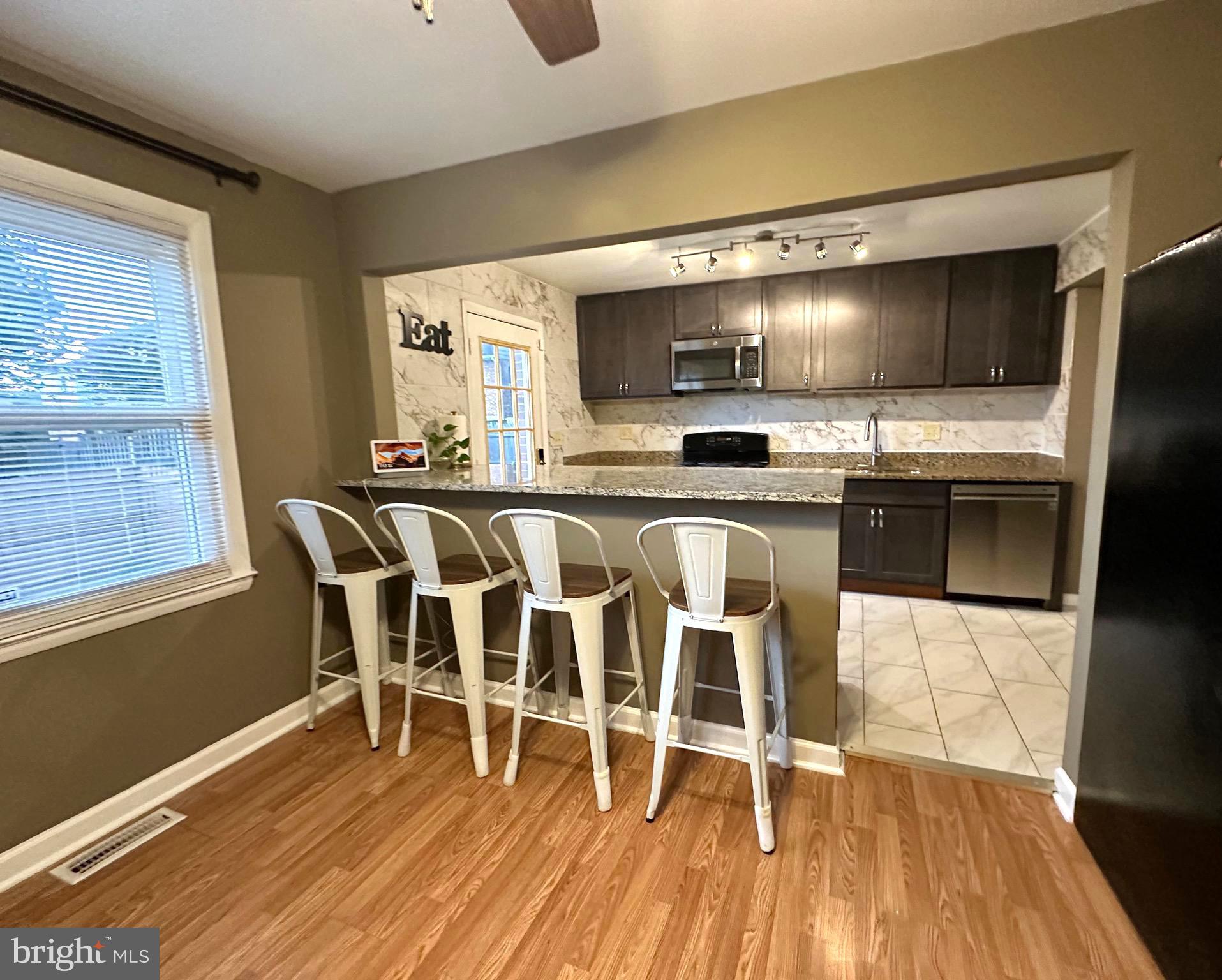 Real estate listing preview #4