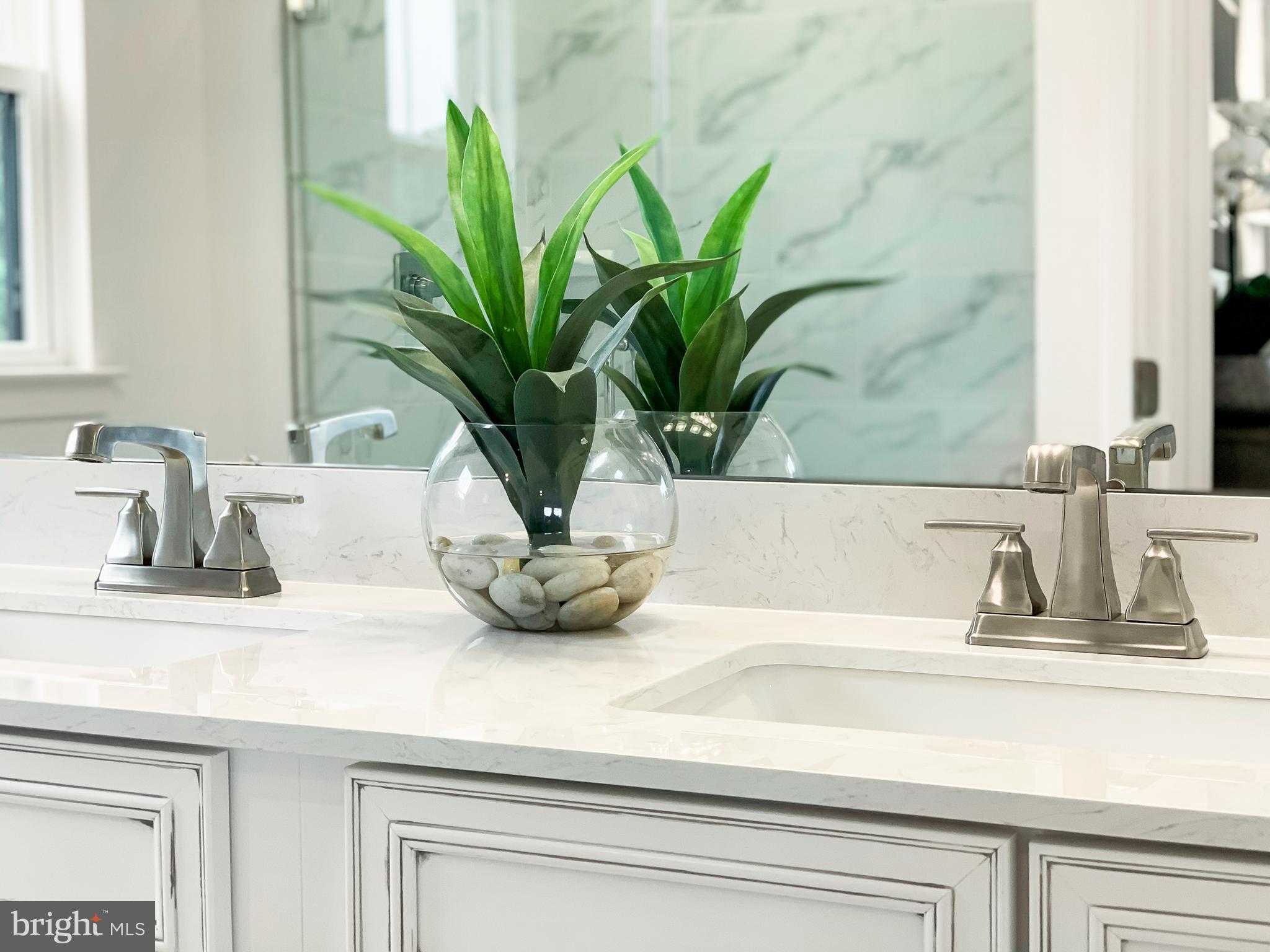 Real estate listing preview #14