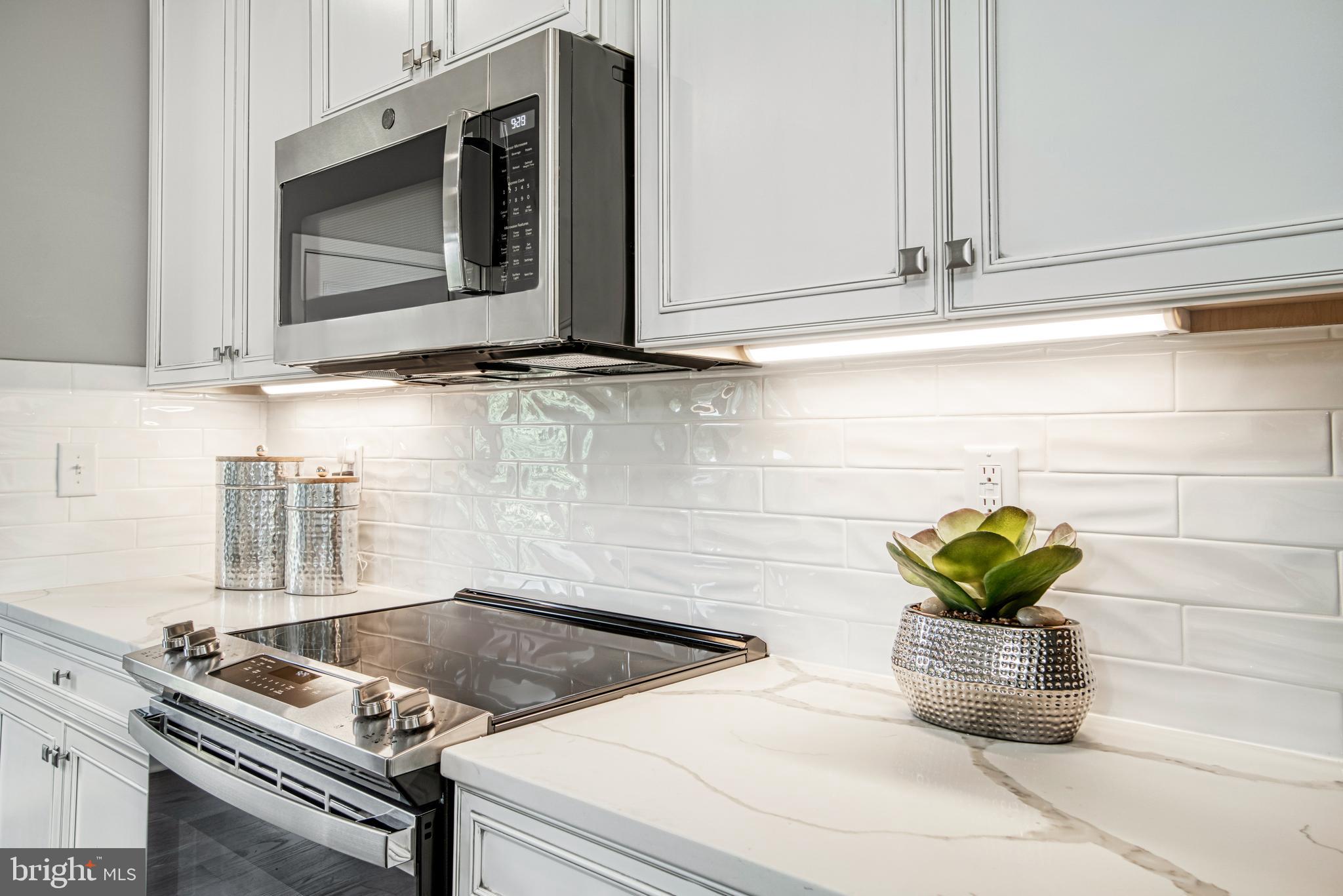 Real estate listing preview #4