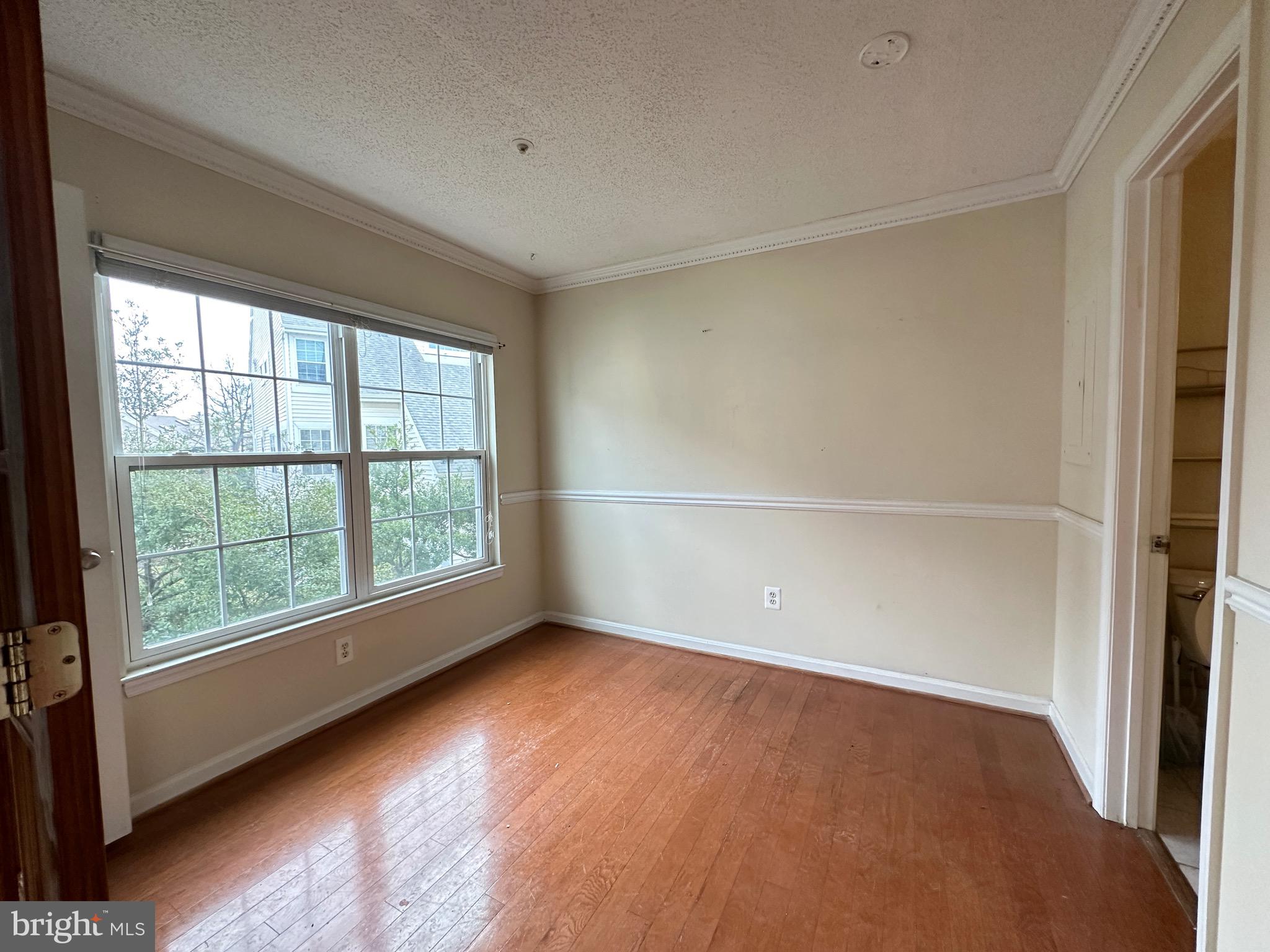 Real estate listing preview #8