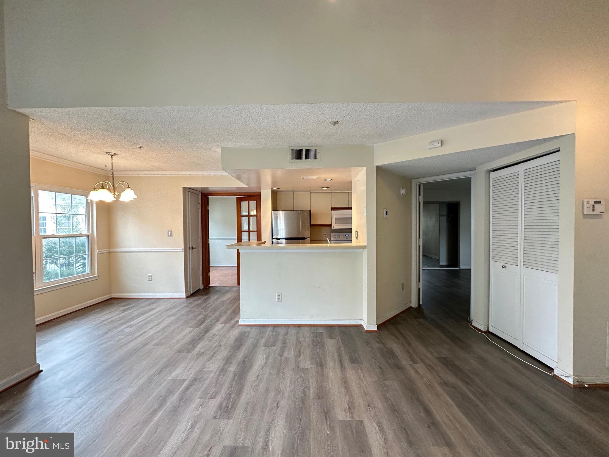 Real estate listing preview #11