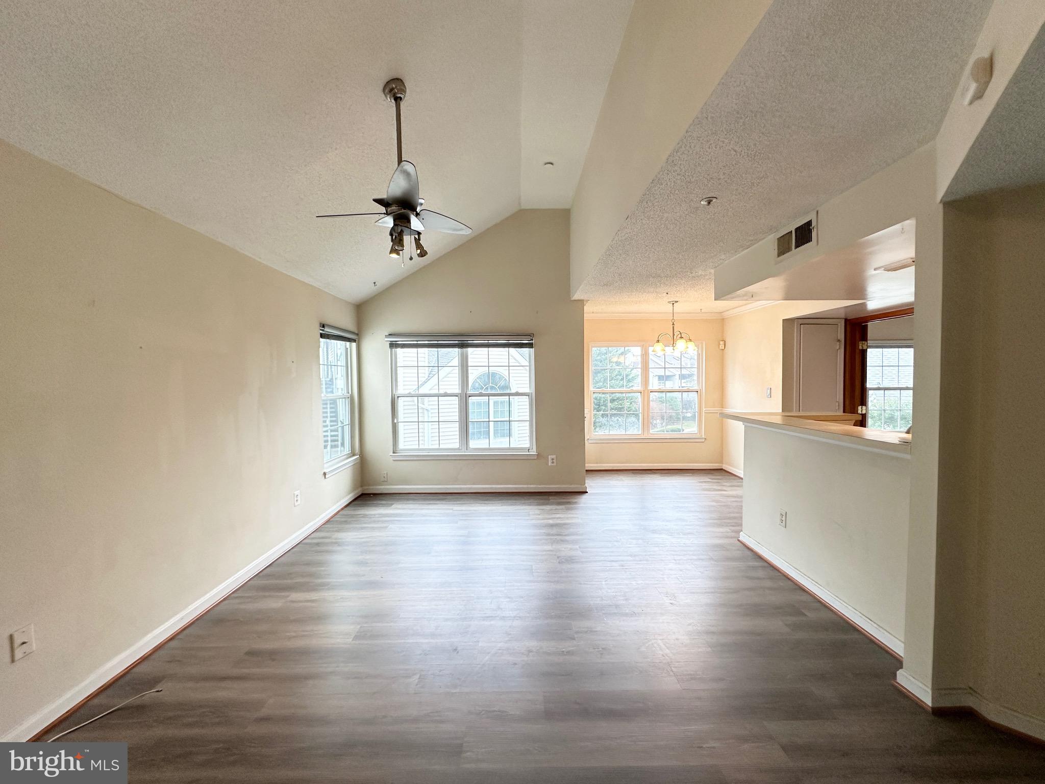 Real estate listing preview #12