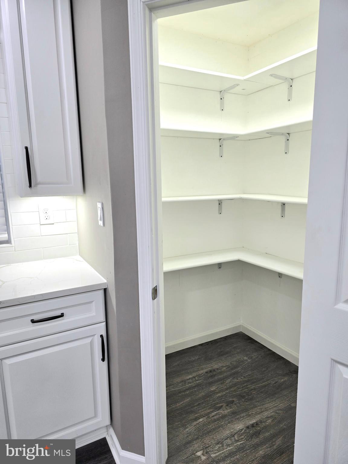 Real estate listing preview #24