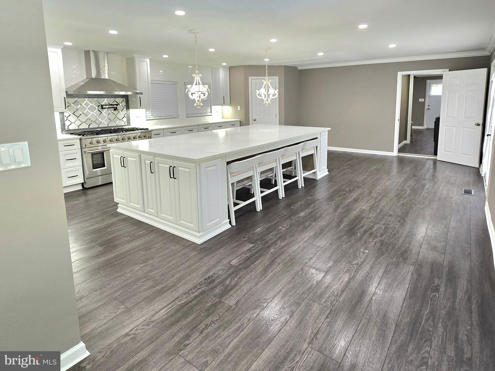 Real estate listing preview #12