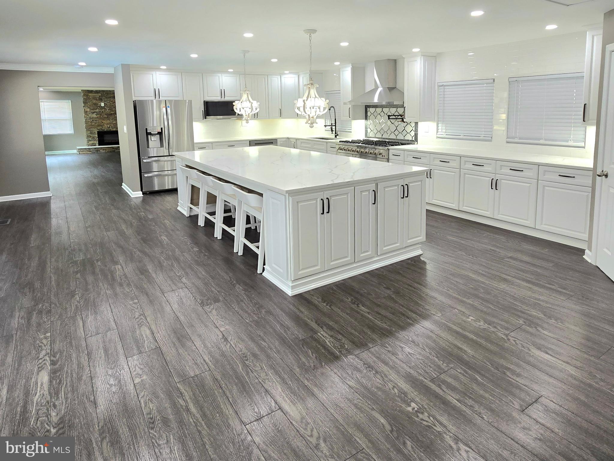 Real estate listing preview #13