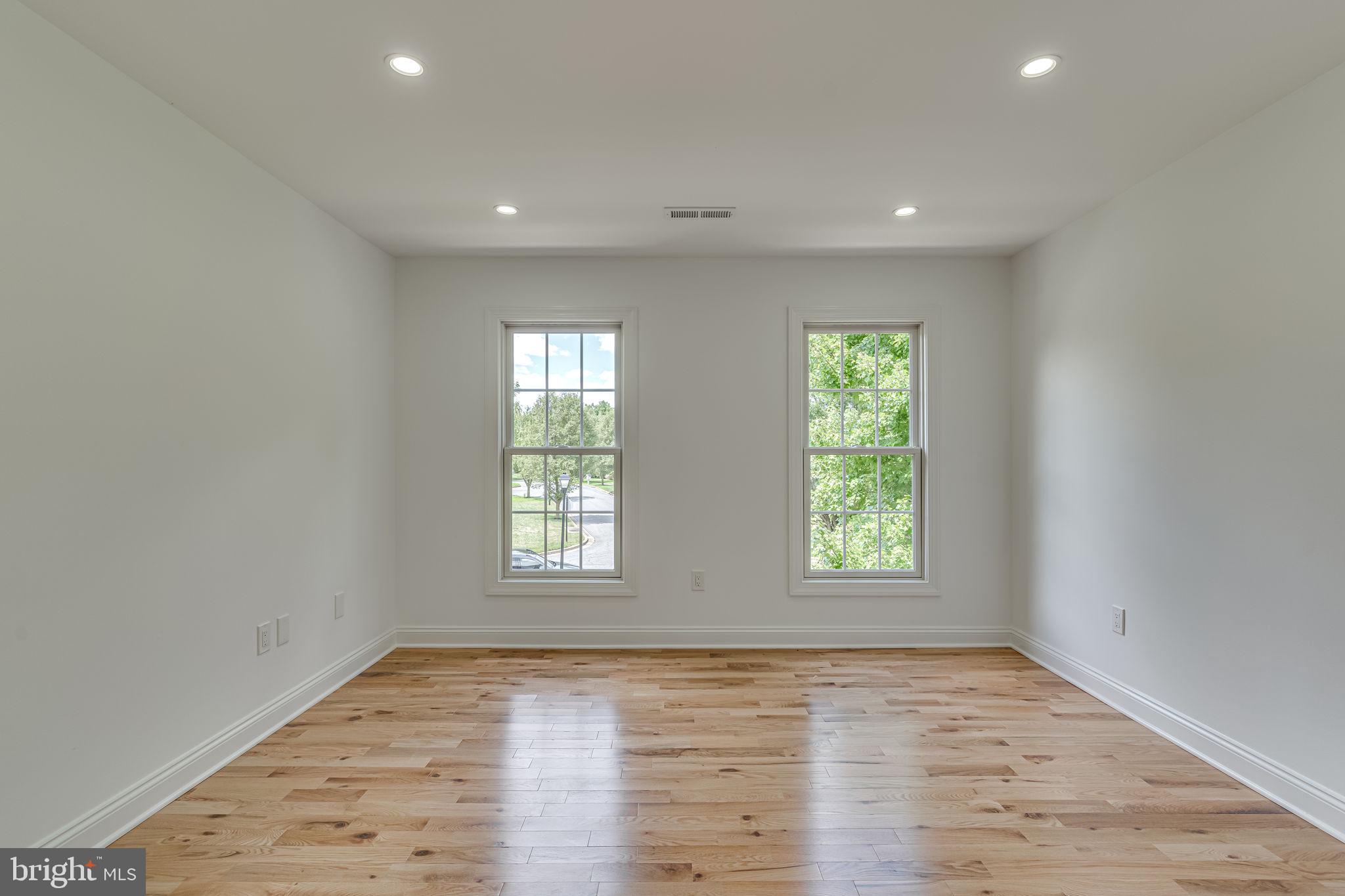 Real estate listing preview #35