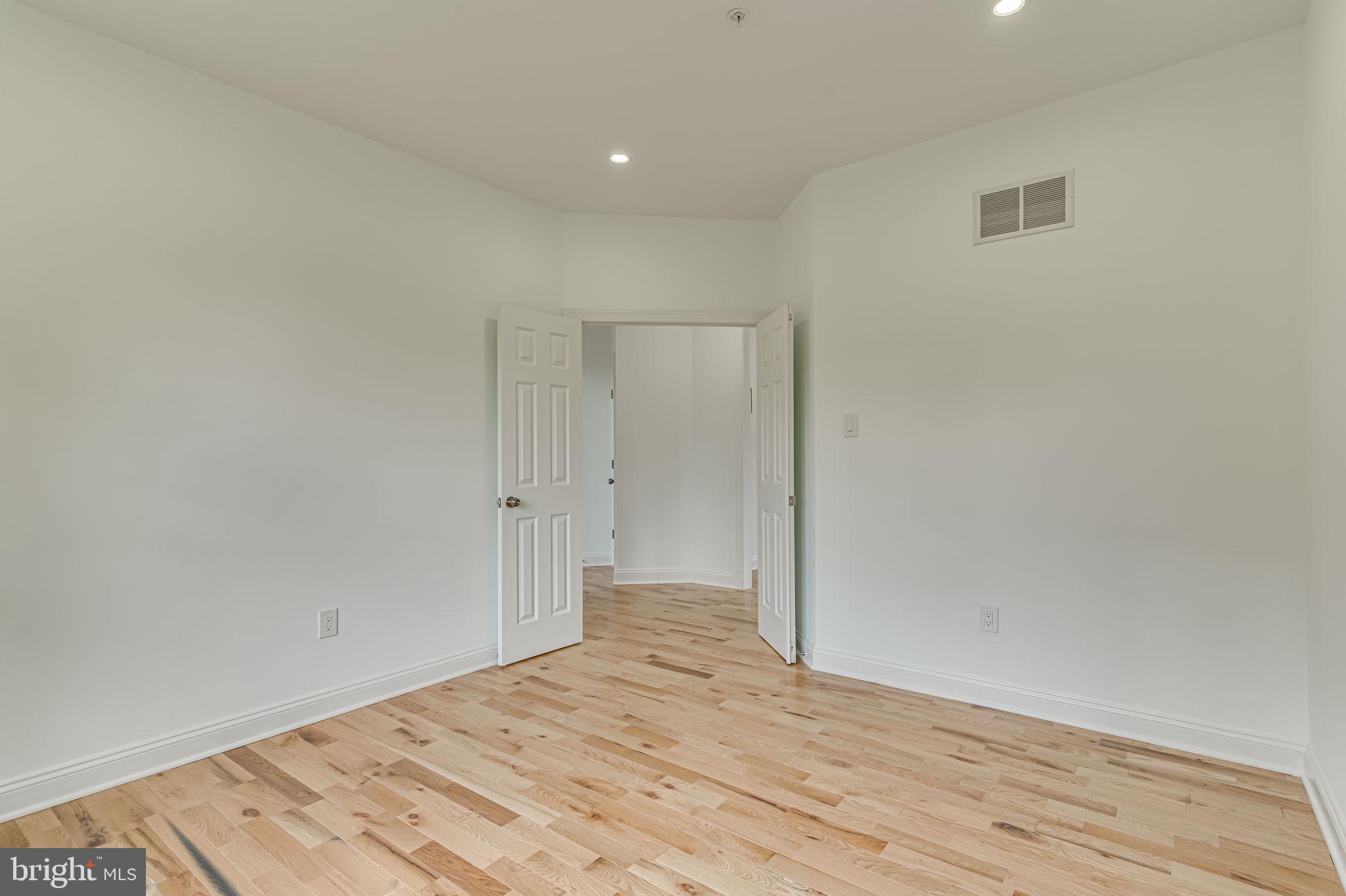 Real estate listing preview #38