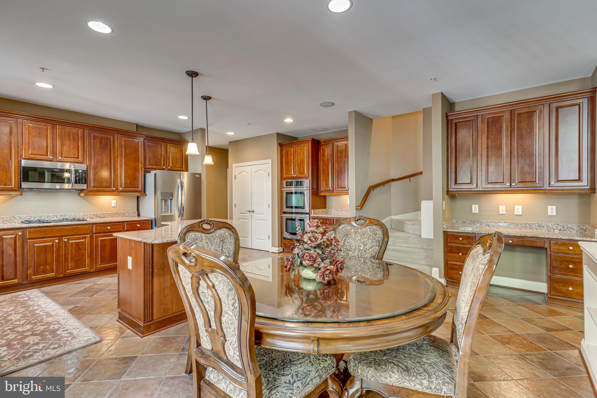 Real estate listing preview #12