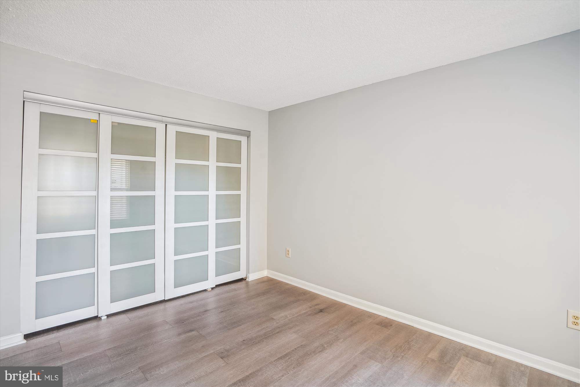 Real estate listing preview #11