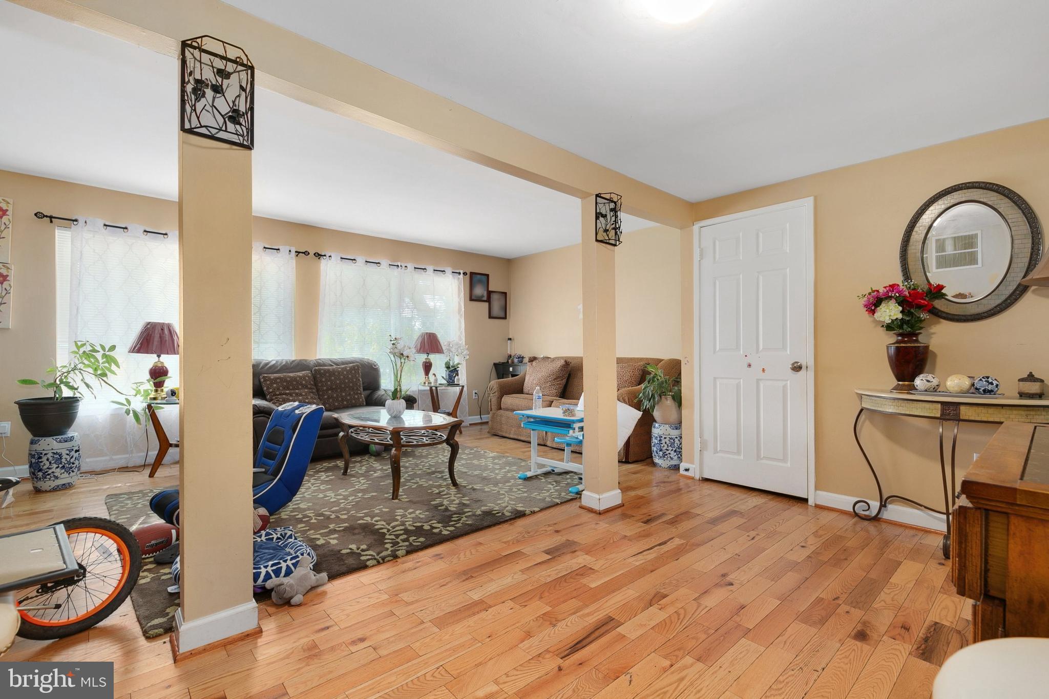 Real estate listing preview #6