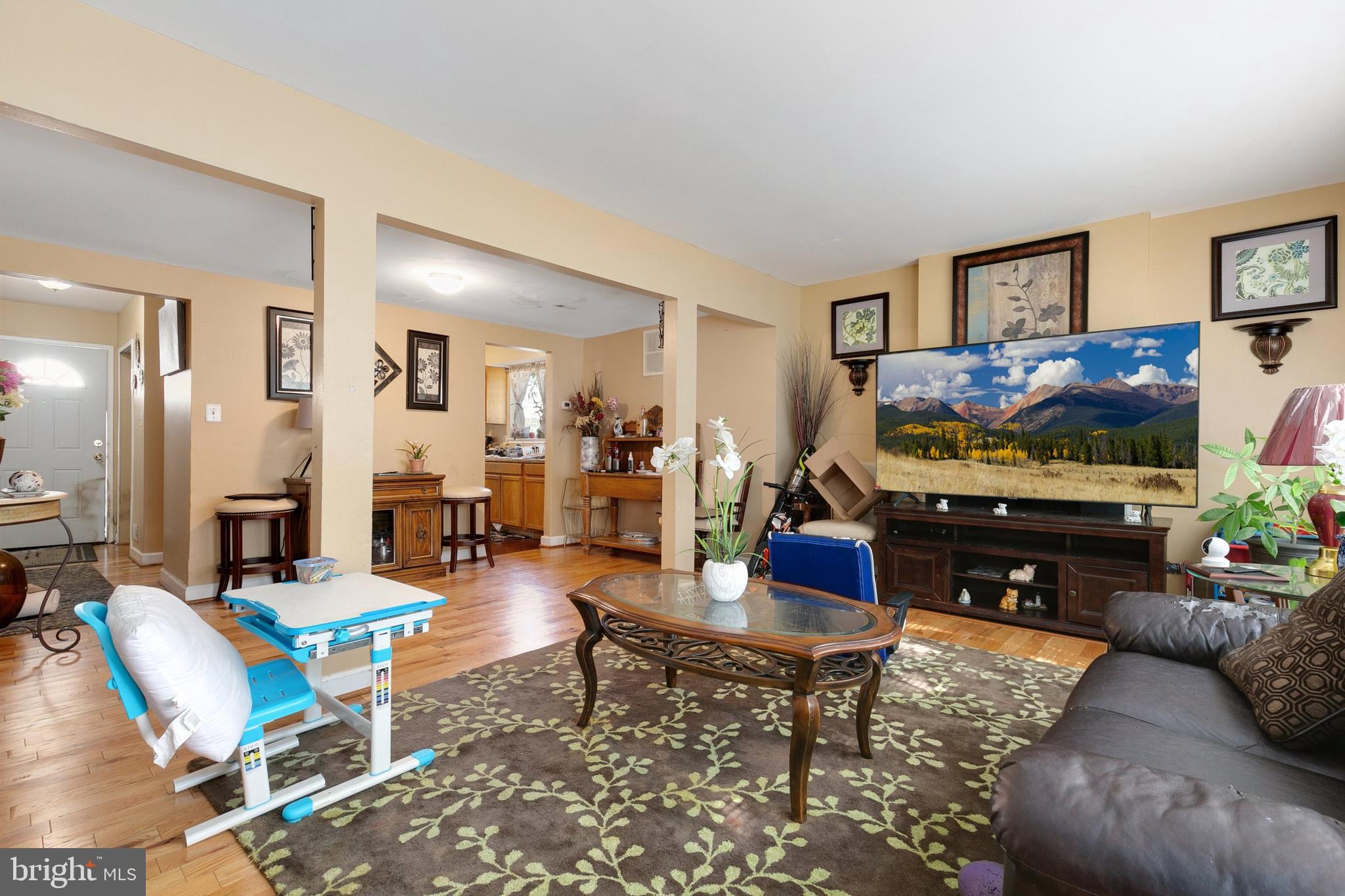 Real estate listing preview #8