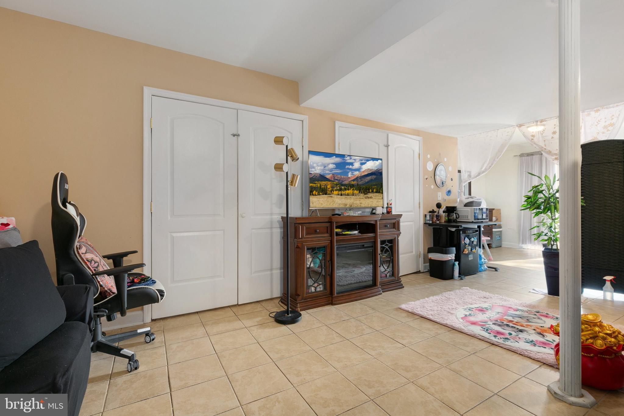 Real estate listing preview #24