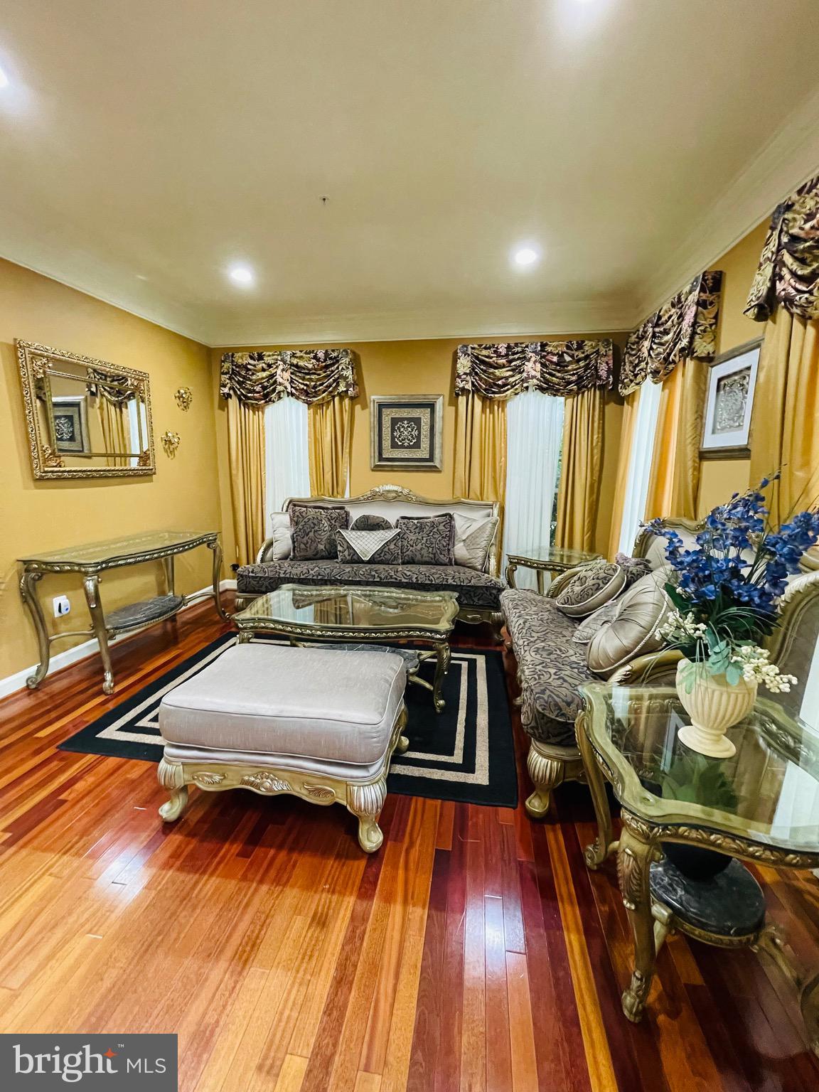 Real estate listing preview #4