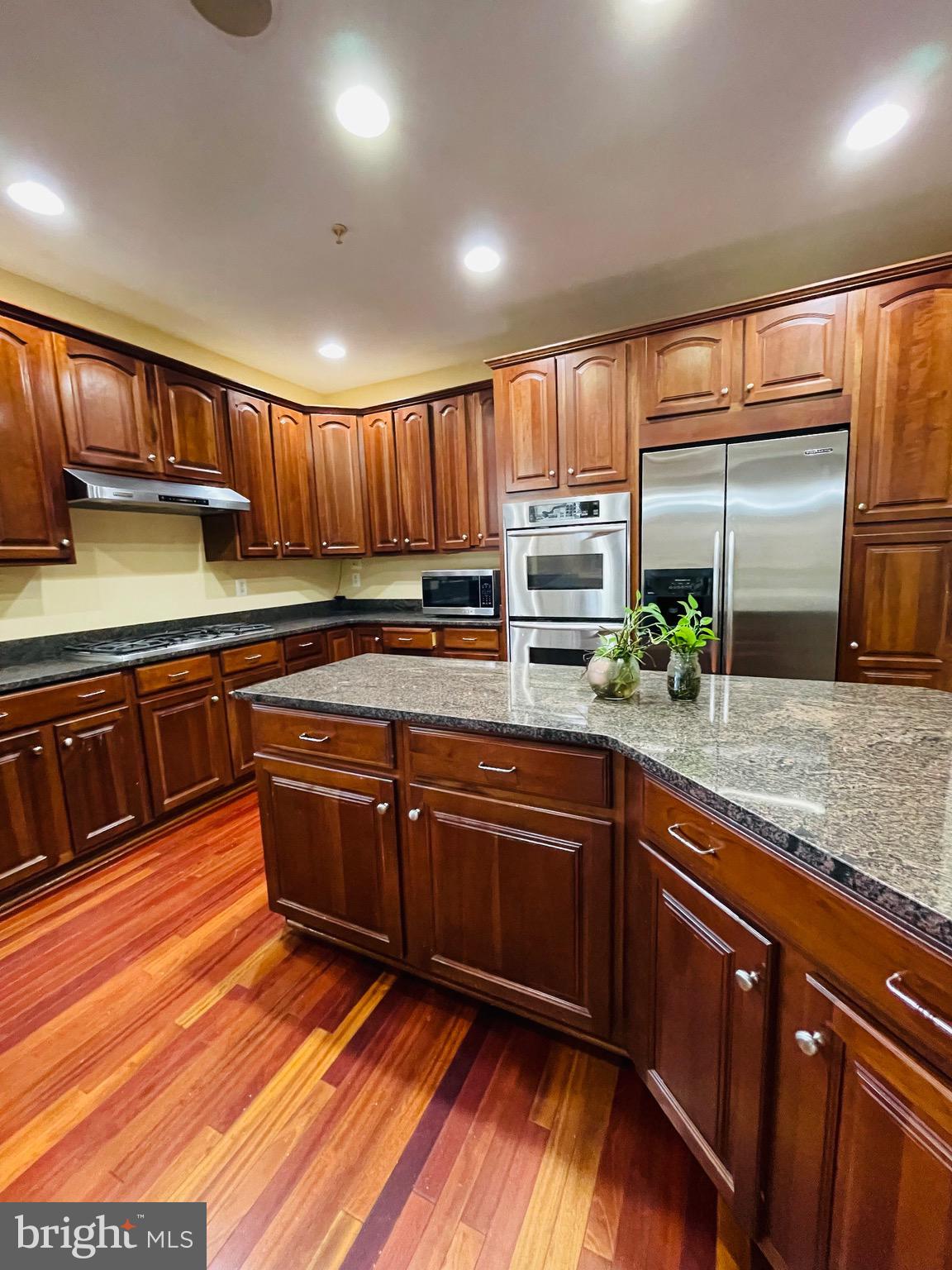 Real estate listing preview #16