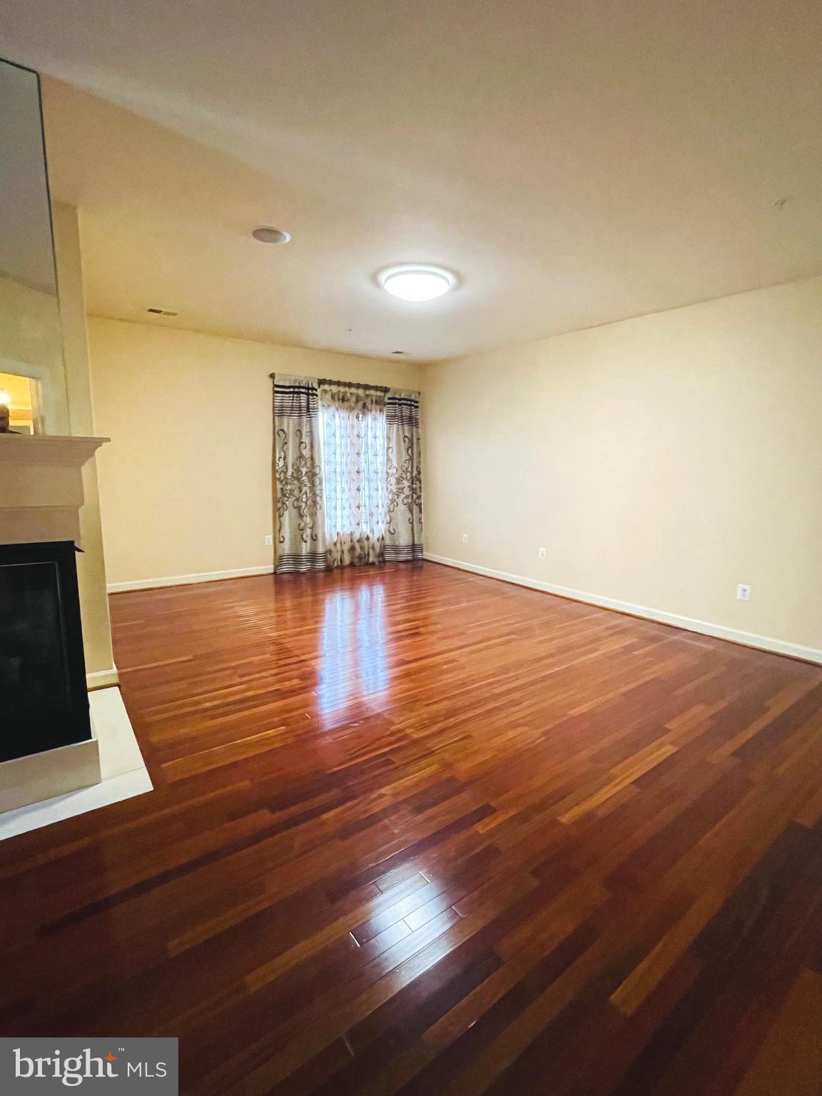 Real estate listing preview #28