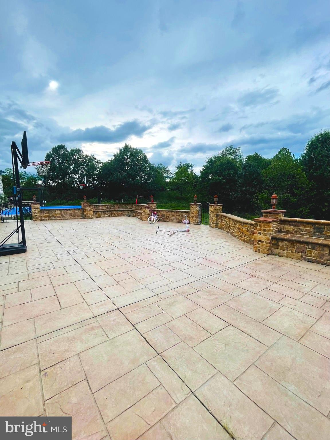 Real estate listing preview #57