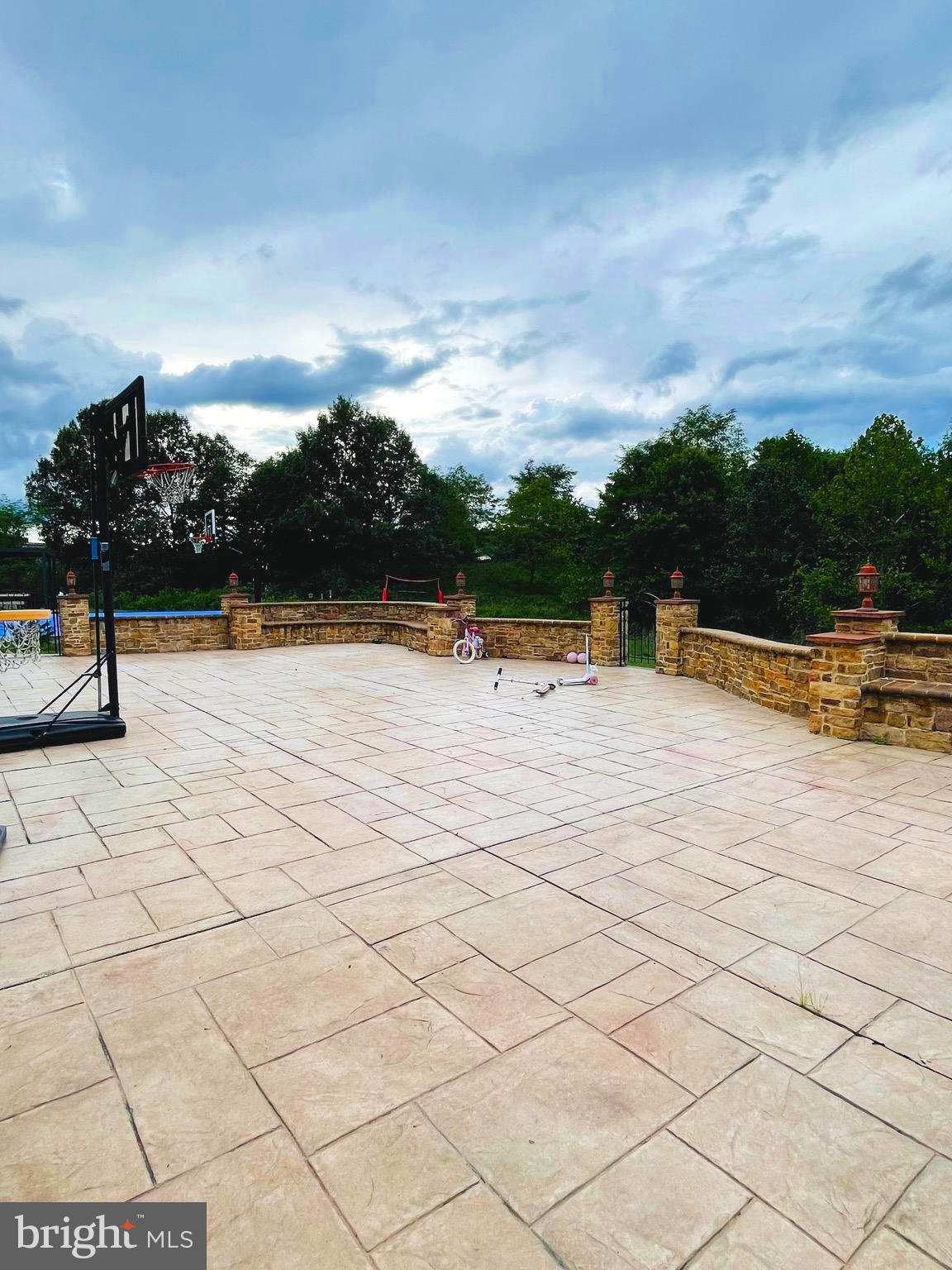 Real estate listing preview #60