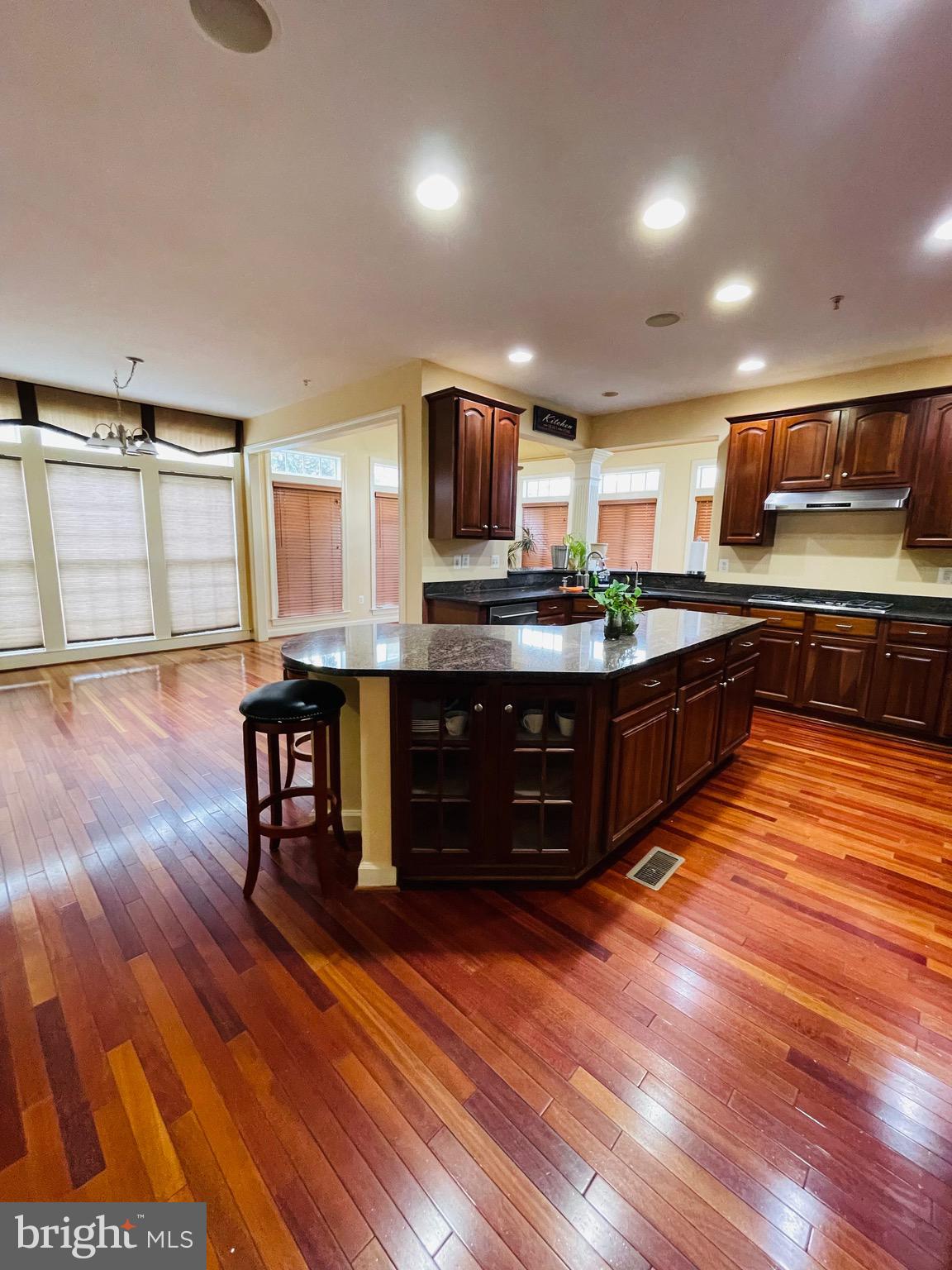 Real estate listing preview #18