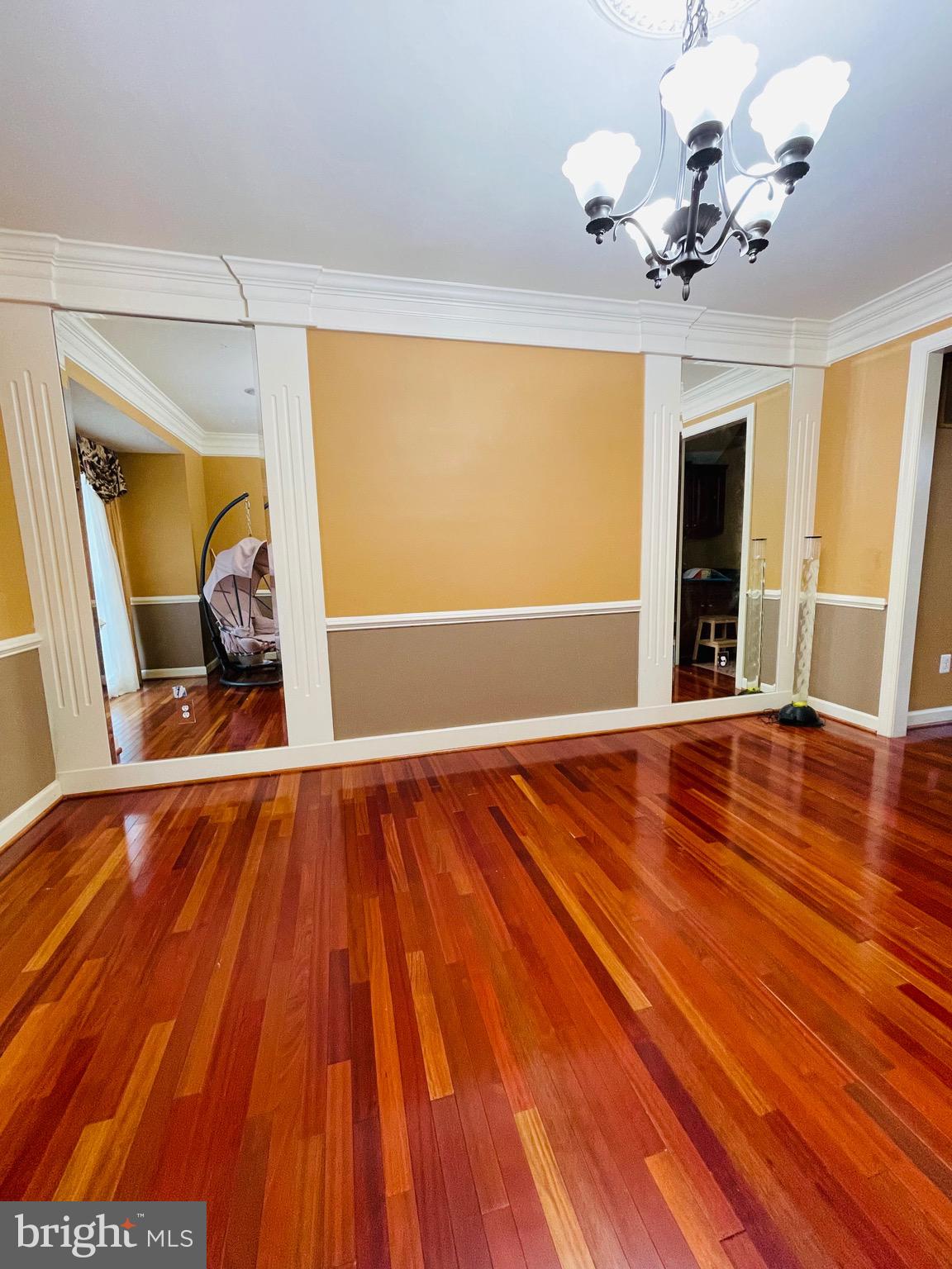 Real estate listing preview #11