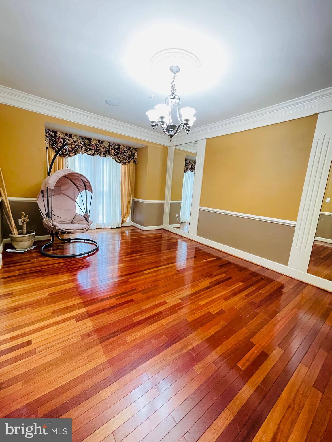 Real estate listing preview #12